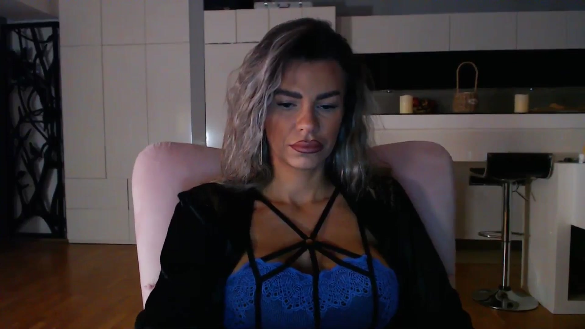 Gallery image thumbnail from D_y_y's myfreecams stream on, 10/02/2025, 03:09 image 9 of 20