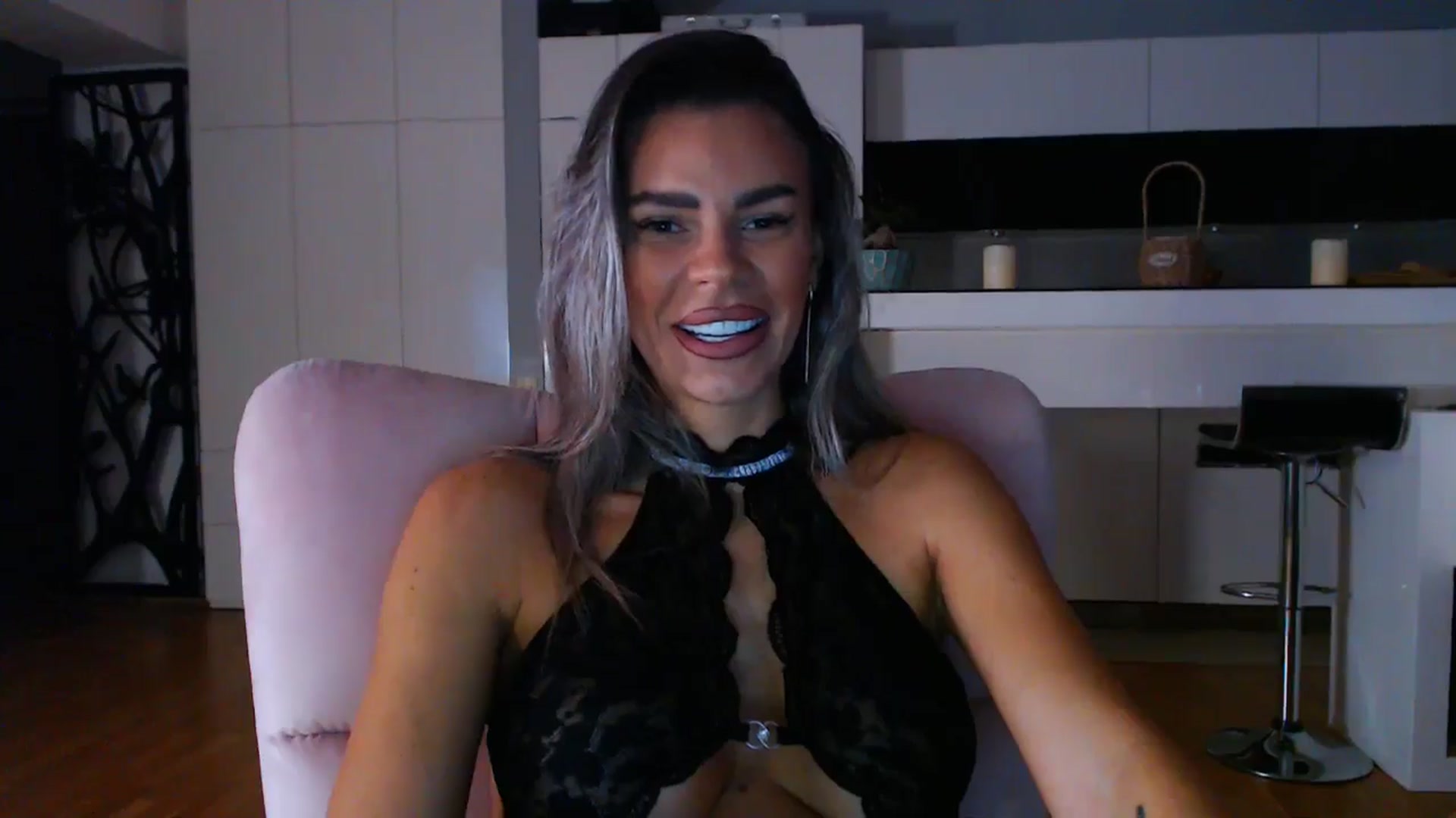 Gallery image thumbnail from D_y_y's myfreecams stream on, 10/04/2025, 04:23 image 17 of 20