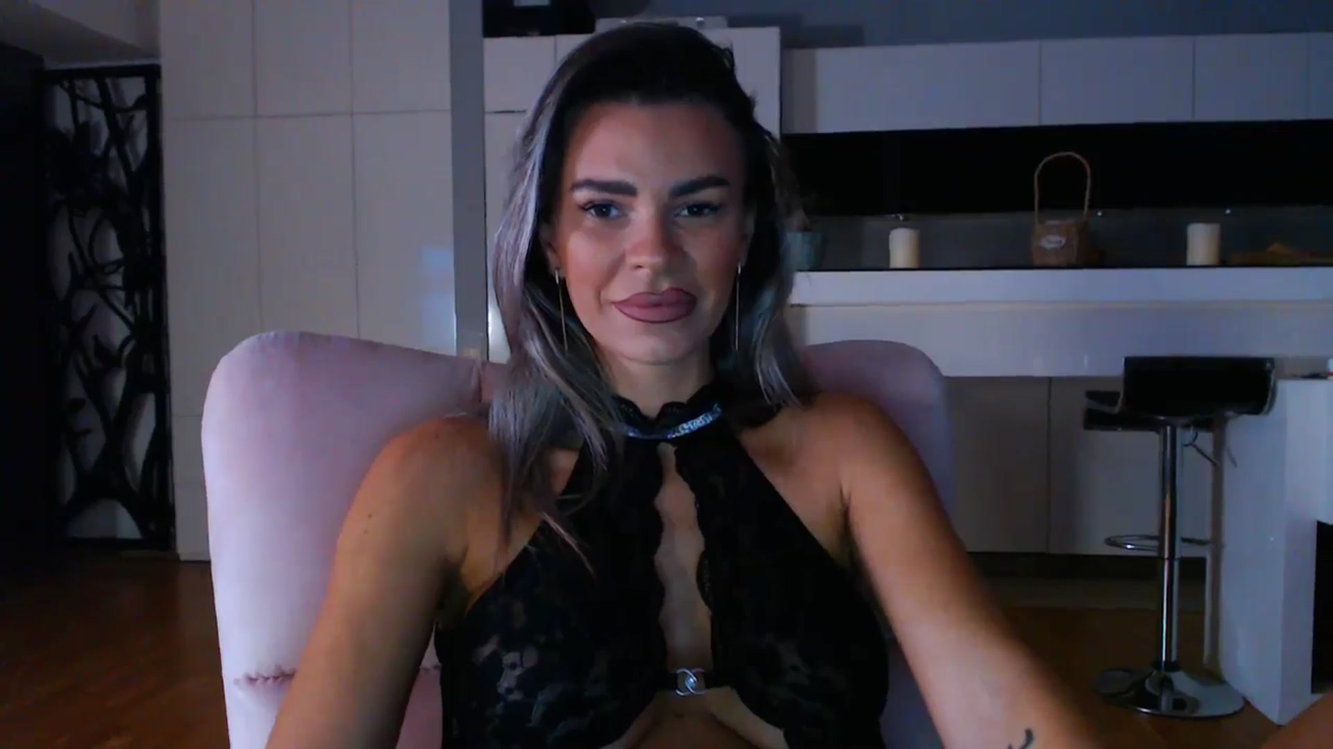 Gallery image thumbnail from D_y_y's myfreecams stream on, 10/04/2025, 04:23 image 13 of 20