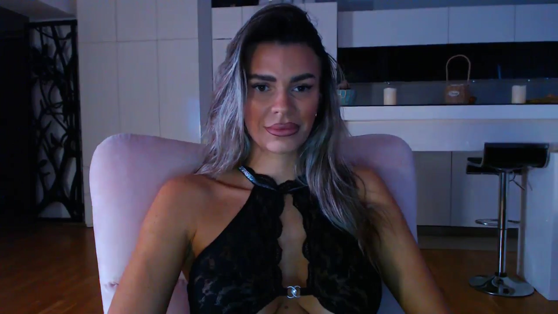 Gallery image thumbnail from D_y_y's myfreecams stream on, 10/04/2025, 05:05 image 14 of 20