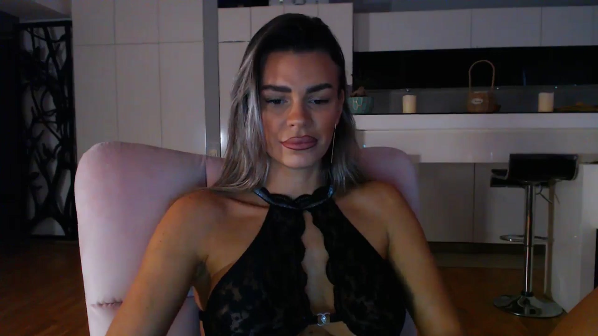 Gallery image thumbnail from D_y_y's myfreecams stream on, 10/04/2025, 05:05 image 6 of 20