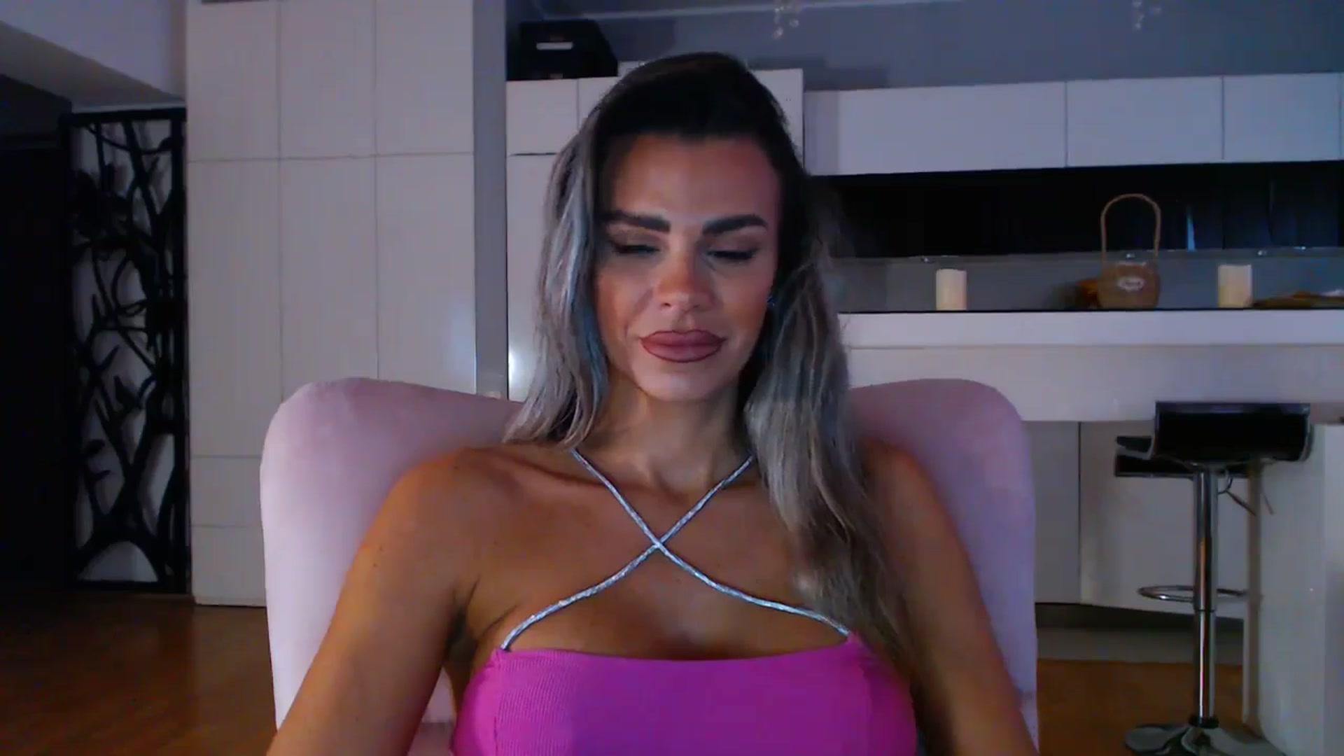 Gallery image thumbnail from D_y_y's myfreecams stream on, 10/06/2025, 05:32 image 18 of 20