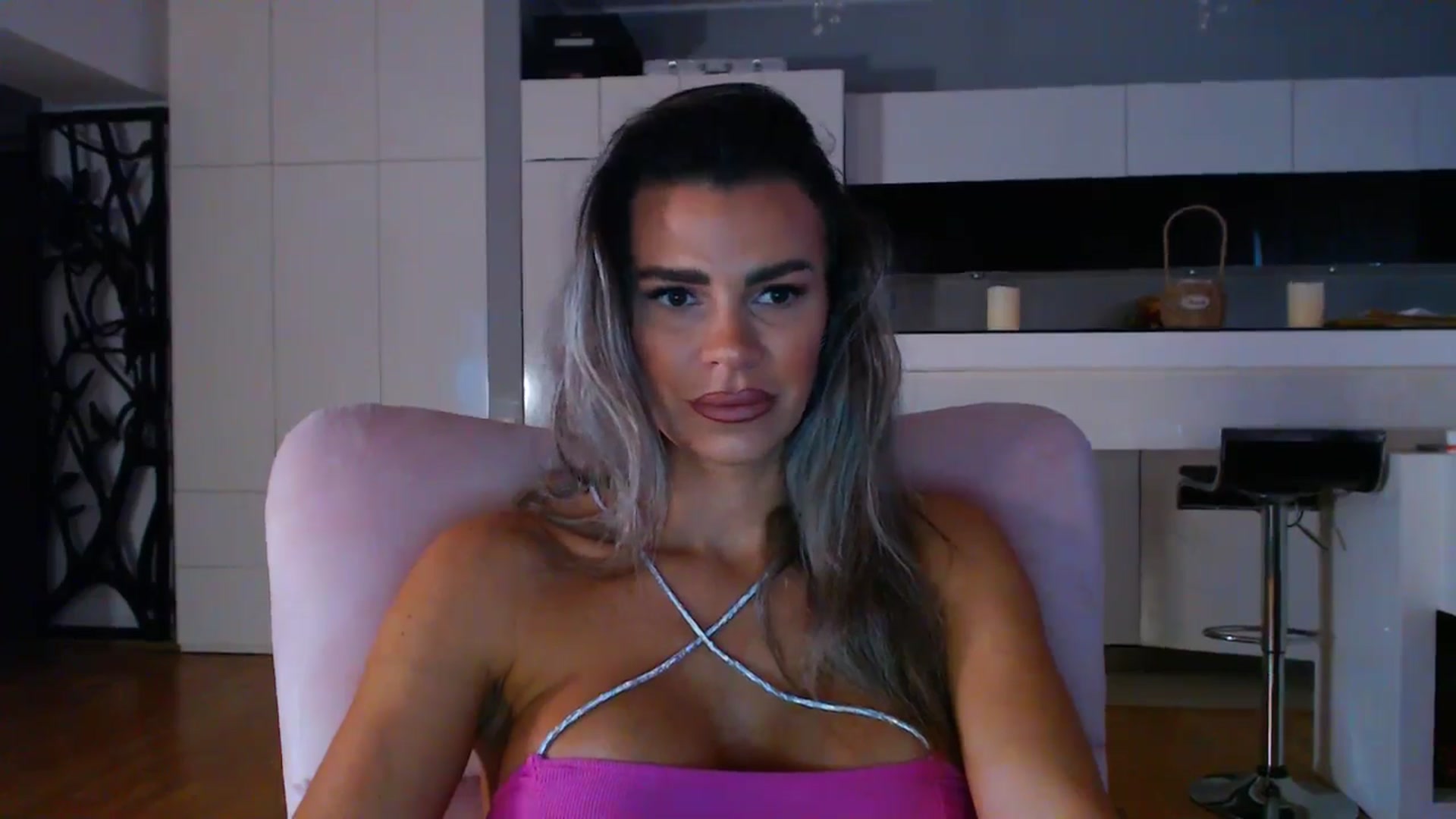 Gallery image thumbnail from D_y_y's myfreecams stream on, 10/06/2025, 05:32 image 13 of 20