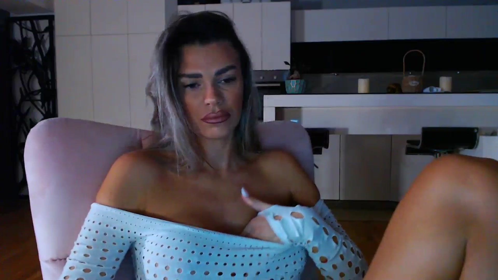 Gallery image thumbnail from D_y_y's myfreecams stream on, 10/07/2025, 04:18 image 15 of 20