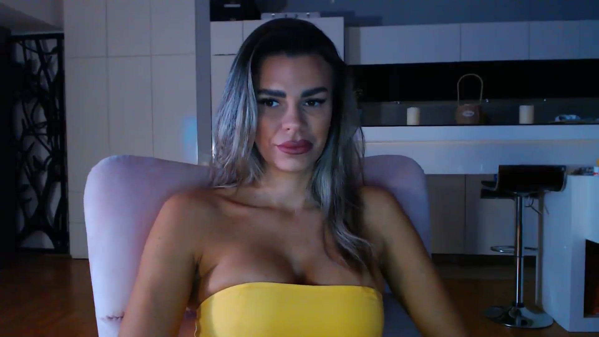 Gallery image thumbnail from D_y_y's myfreecams stream on, 10/14/2025, 04:41 image 9 of 20