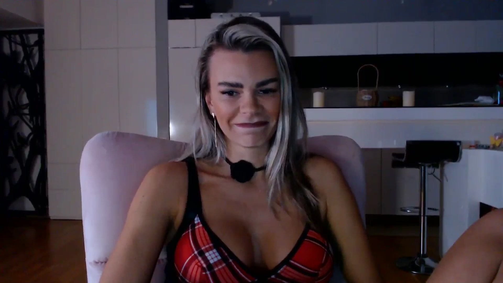 Gallery image thumbnail from D_y_y's myfreecams stream on, 10/25/2025, 05:07 image 5 of 20