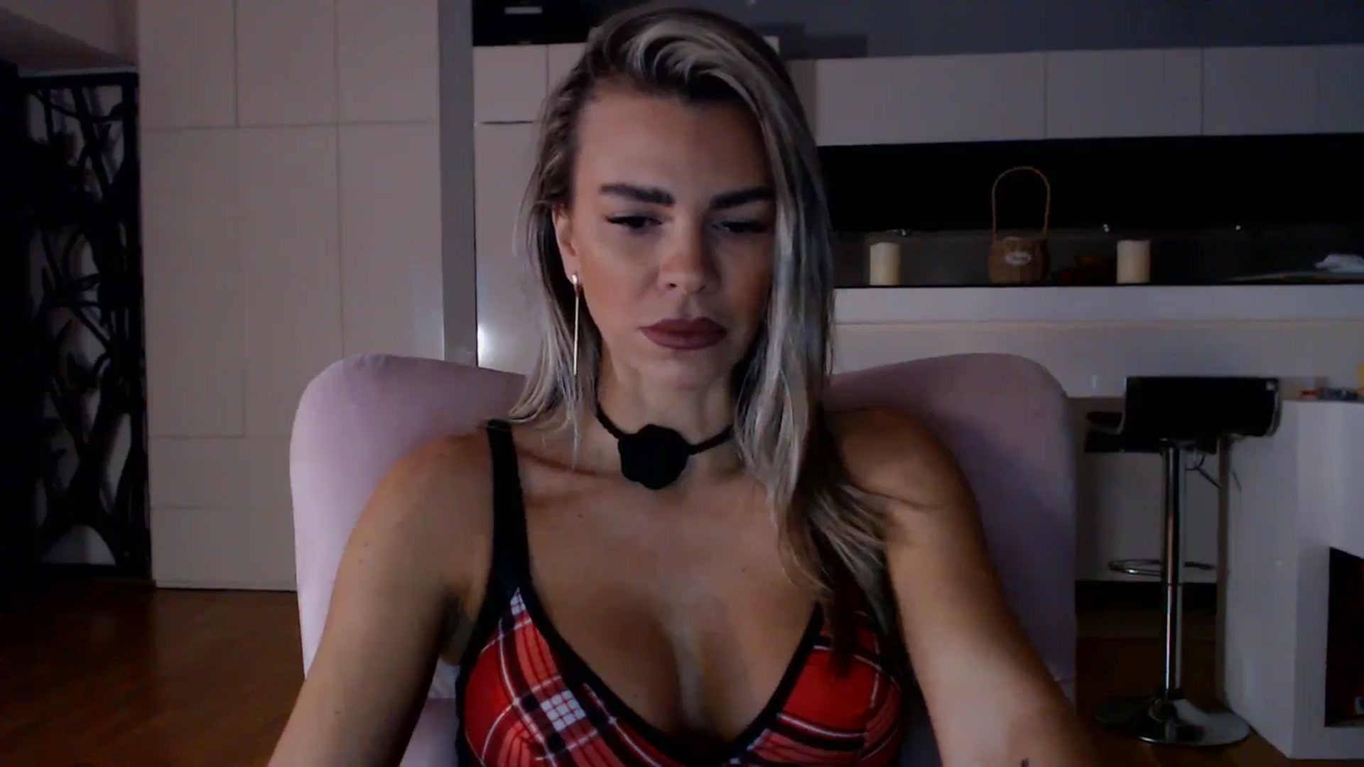 Gallery image thumbnail from D_y_y's myfreecams stream on, 10/25/2025, 05:07 image 13 of 20