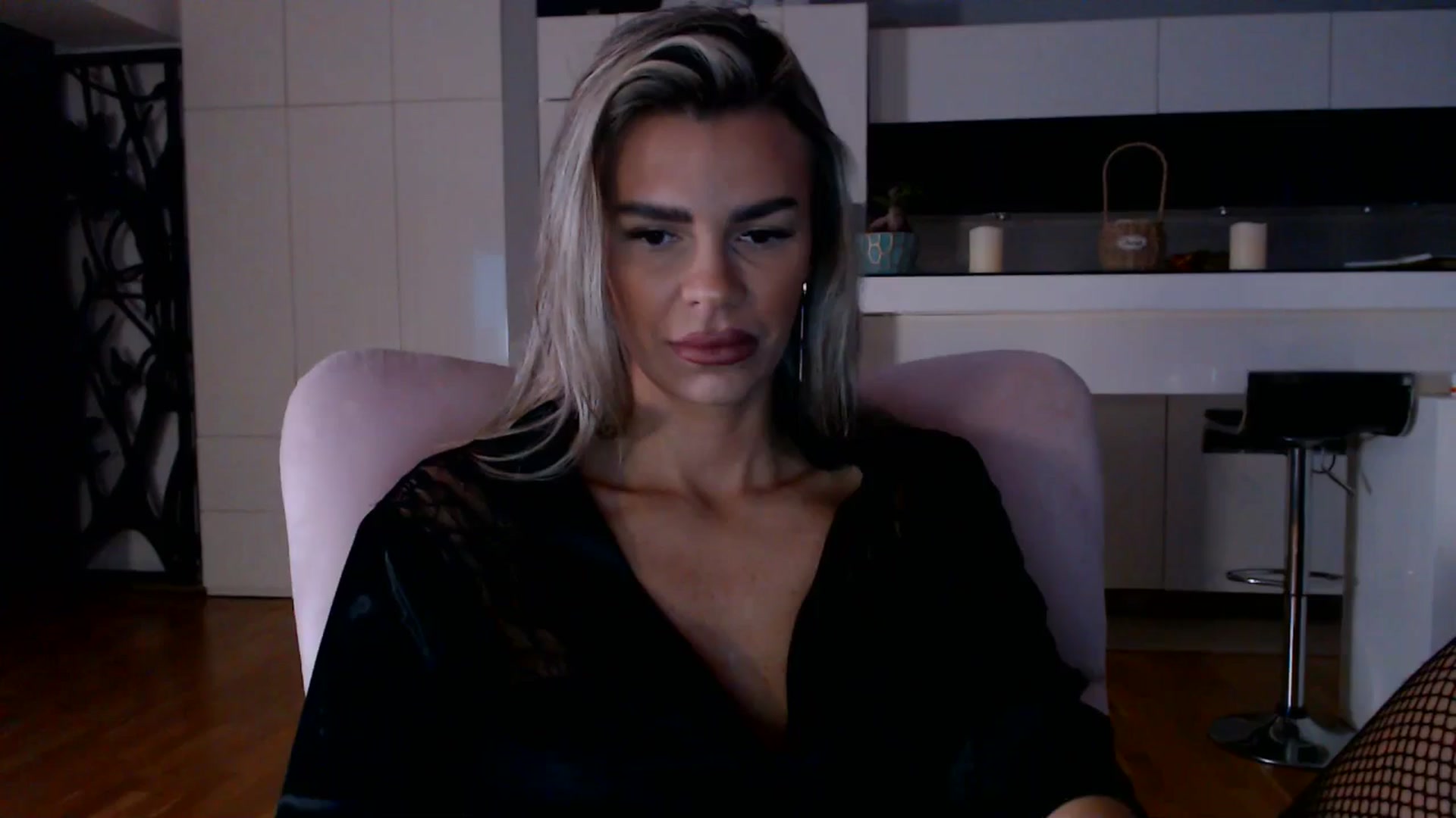 Gallery image thumbnail from D_y_y's myfreecams stream on, 10/28/2025, 05:24 image 18 of 20