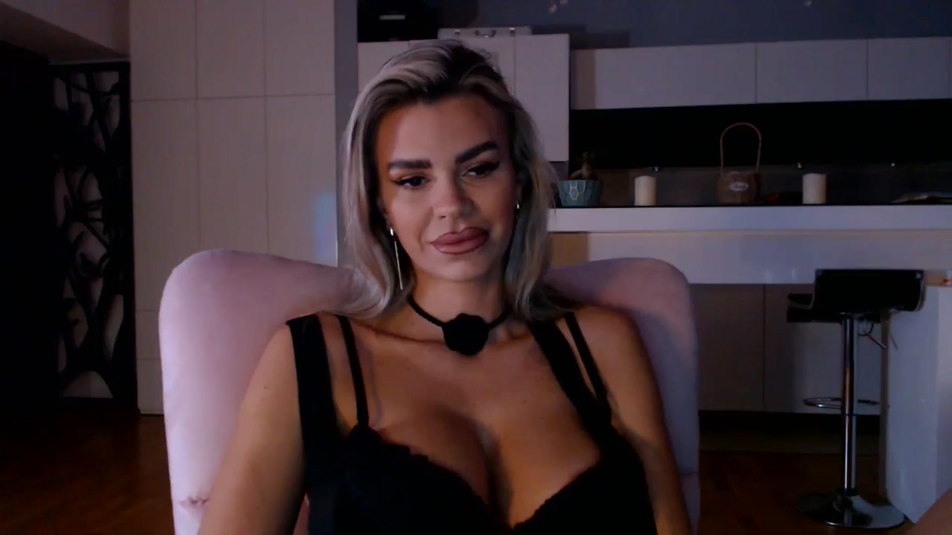 Gallery image thumbnail from D_y_y's myfreecams stream on, 10/29/2025, 05:10 image 6 of 20