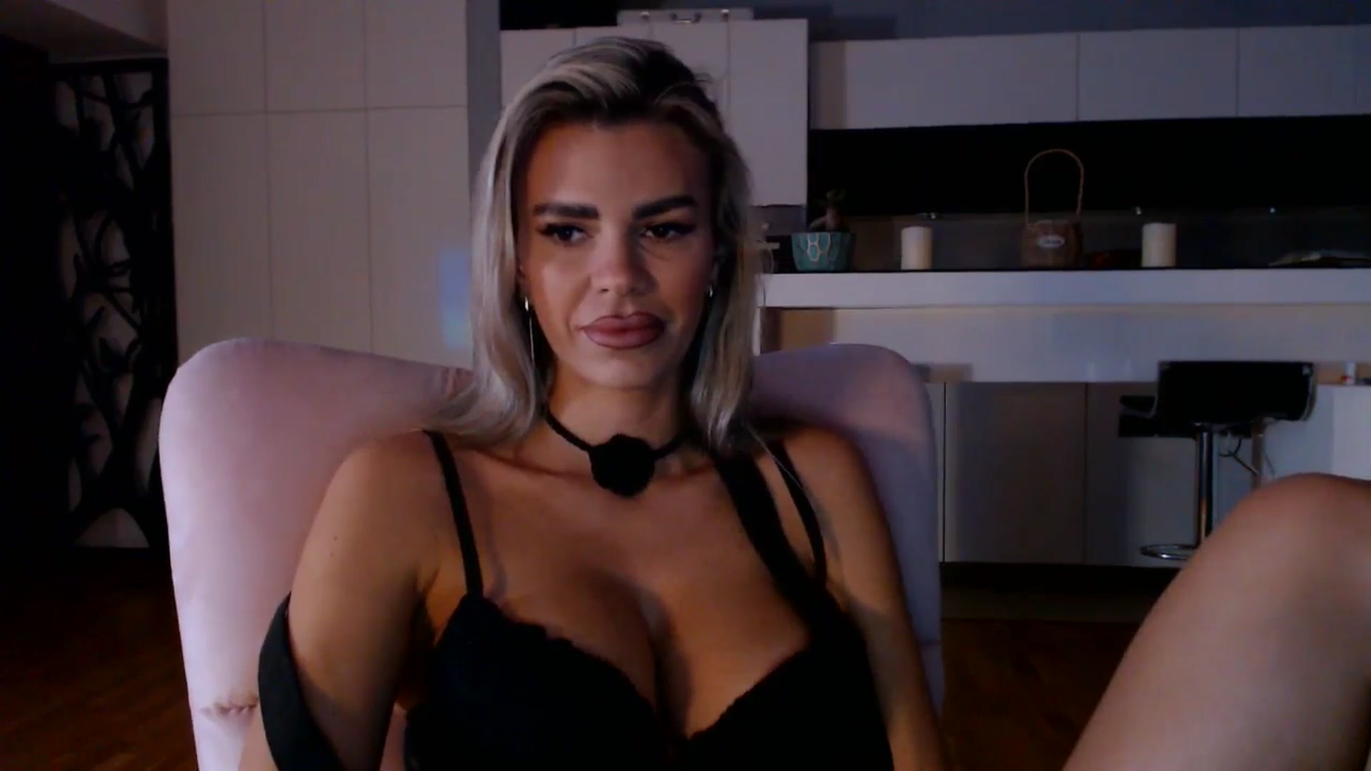 Gallery image thumbnail from D_y_y's myfreecams stream on, 10/29/2025, 05:10 image 8 of 20