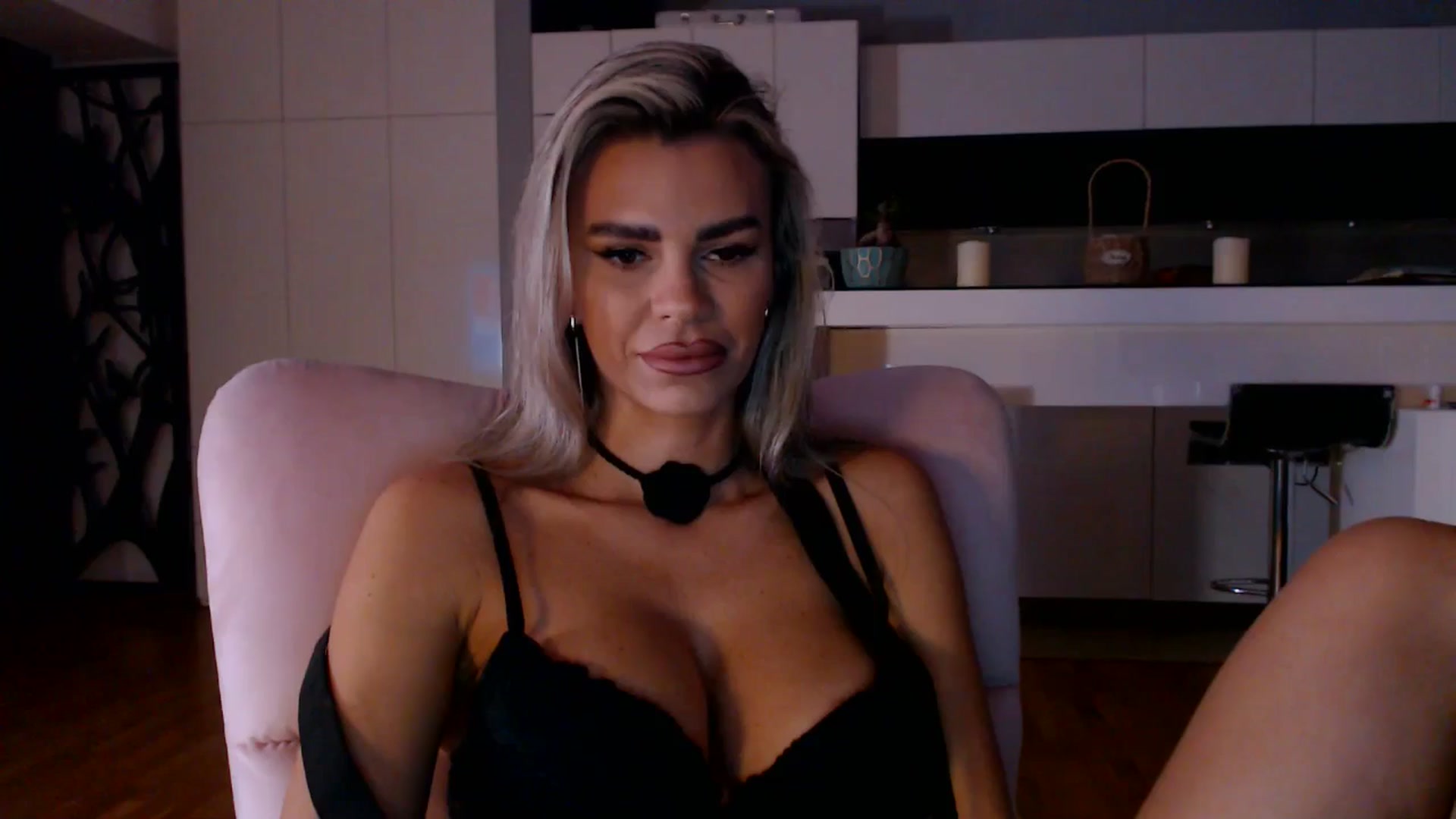 Gallery image thumbnail from D_y_y's myfreecams stream on, 10/29/2025, 05:10 image 9 of 20
