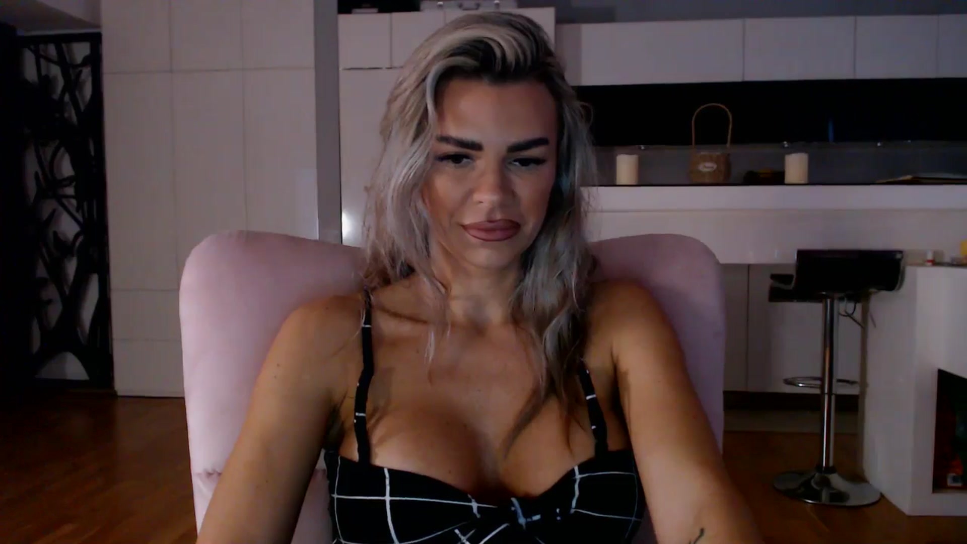 Gallery image thumbnail from D_y_y's myfreecams stream on, 11/03/2025, 05:38 image 16 of 20