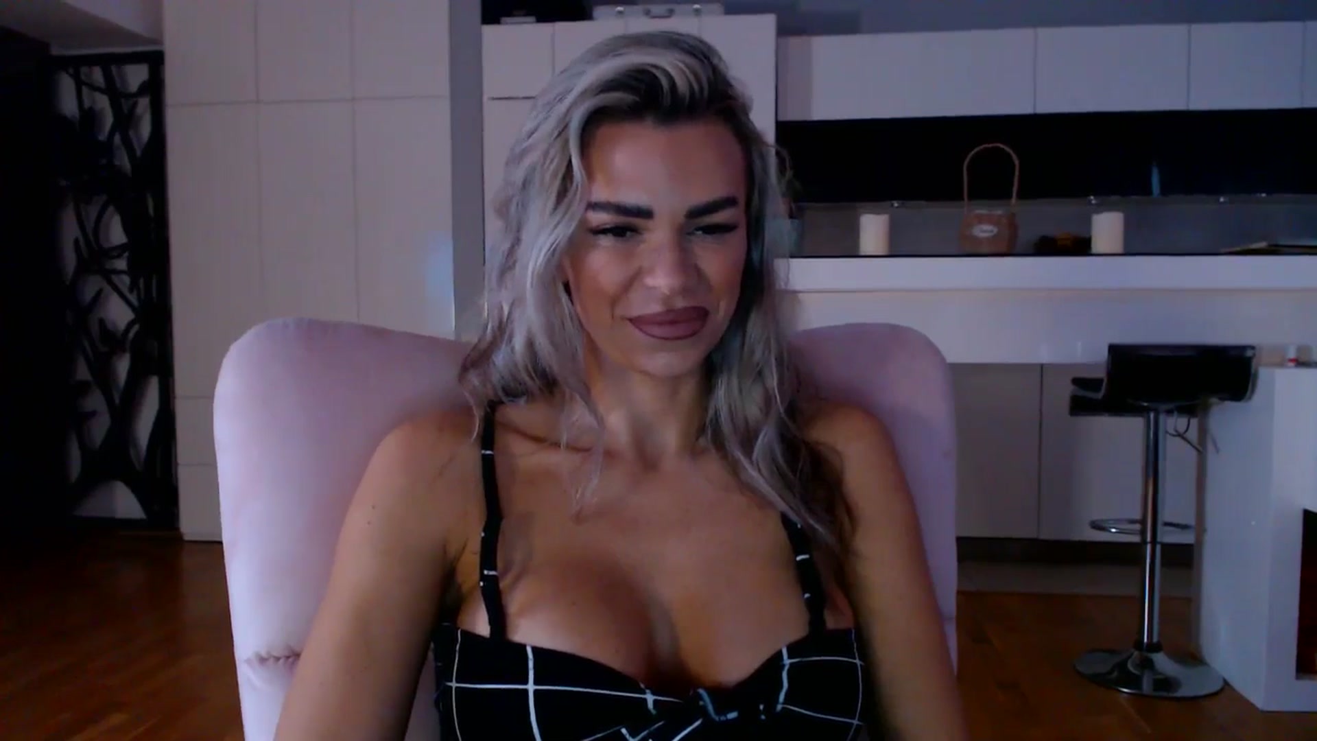Gallery image thumbnail from D_y_y's myfreecams stream on, 11/03/2025, 05:38 image 18 of 20