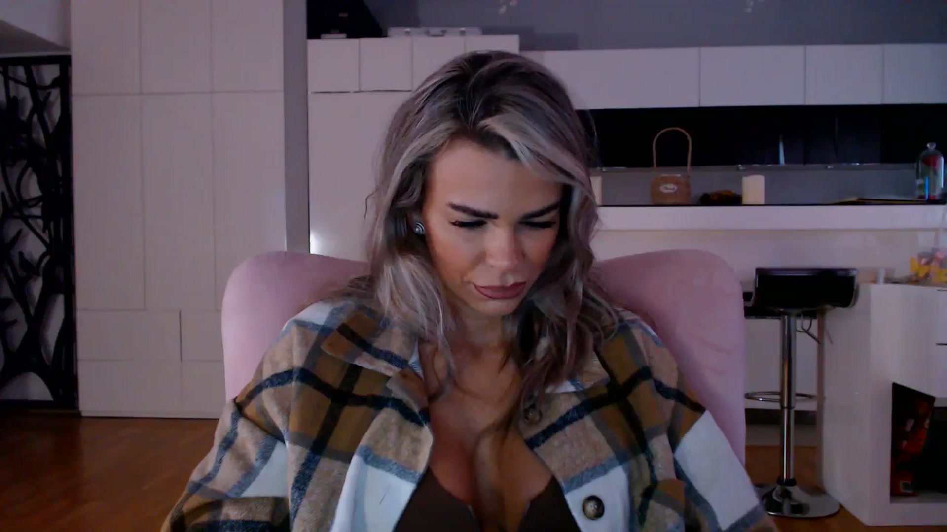 Gallery image thumbnail from D_y_y's myfreecams stream on, 11/04/2025, 05:59 image 20 of 20