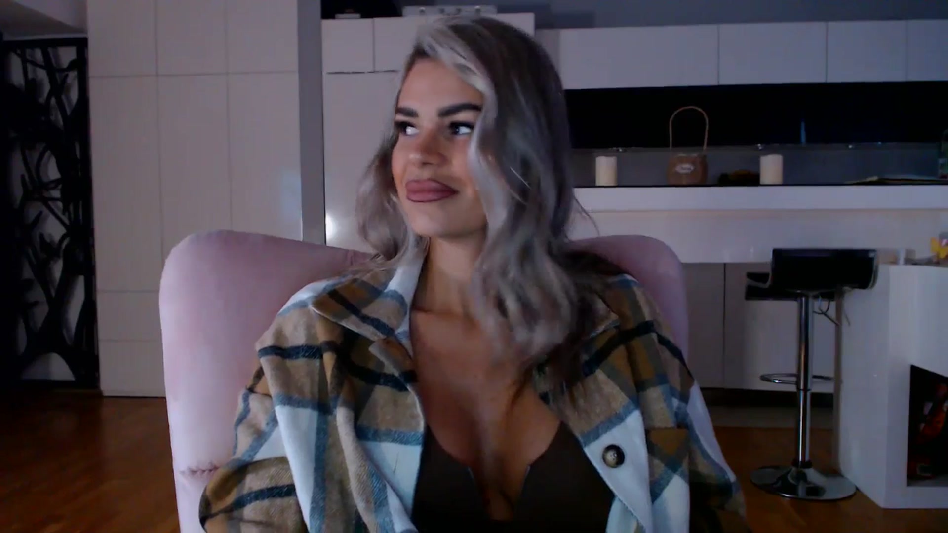 Gallery image thumbnail from D_y_y's myfreecams stream on, 11/04/2025, 05:59 image 12 of 20