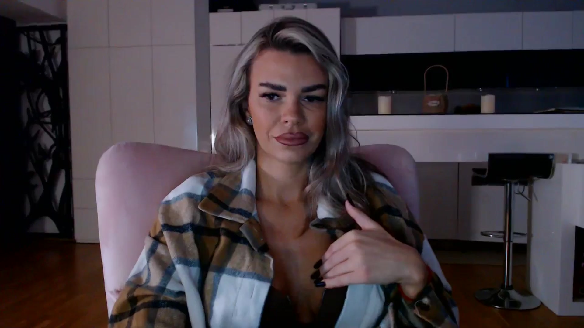Gallery image thumbnail from D_y_y's myfreecams stream on, 11/04/2025, 05:59 image 9 of 20