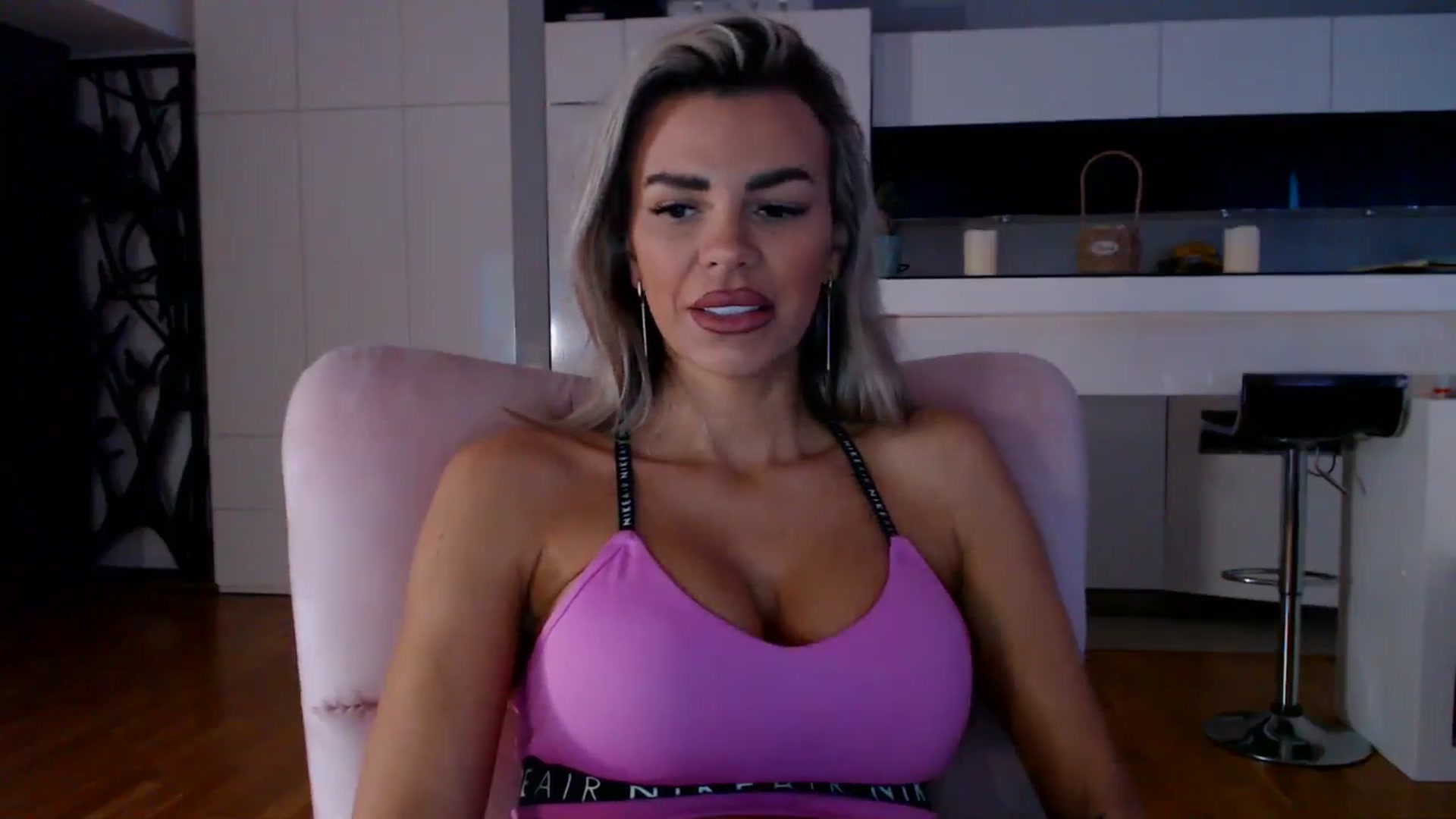Gallery image thumbnail from D_y_y's myfreecams stream on, 11/06/2025, 05:45 image 2 of 20
