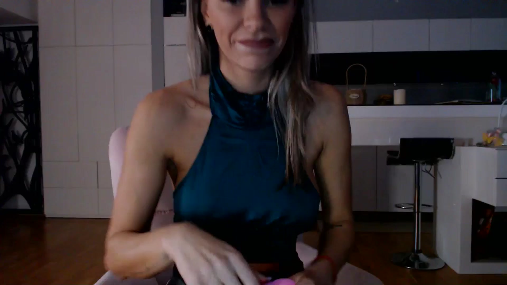 Gallery image thumbnail from D_y_y's myfreecams stream on, 11/07/2025, 06:00 image 14 of 20