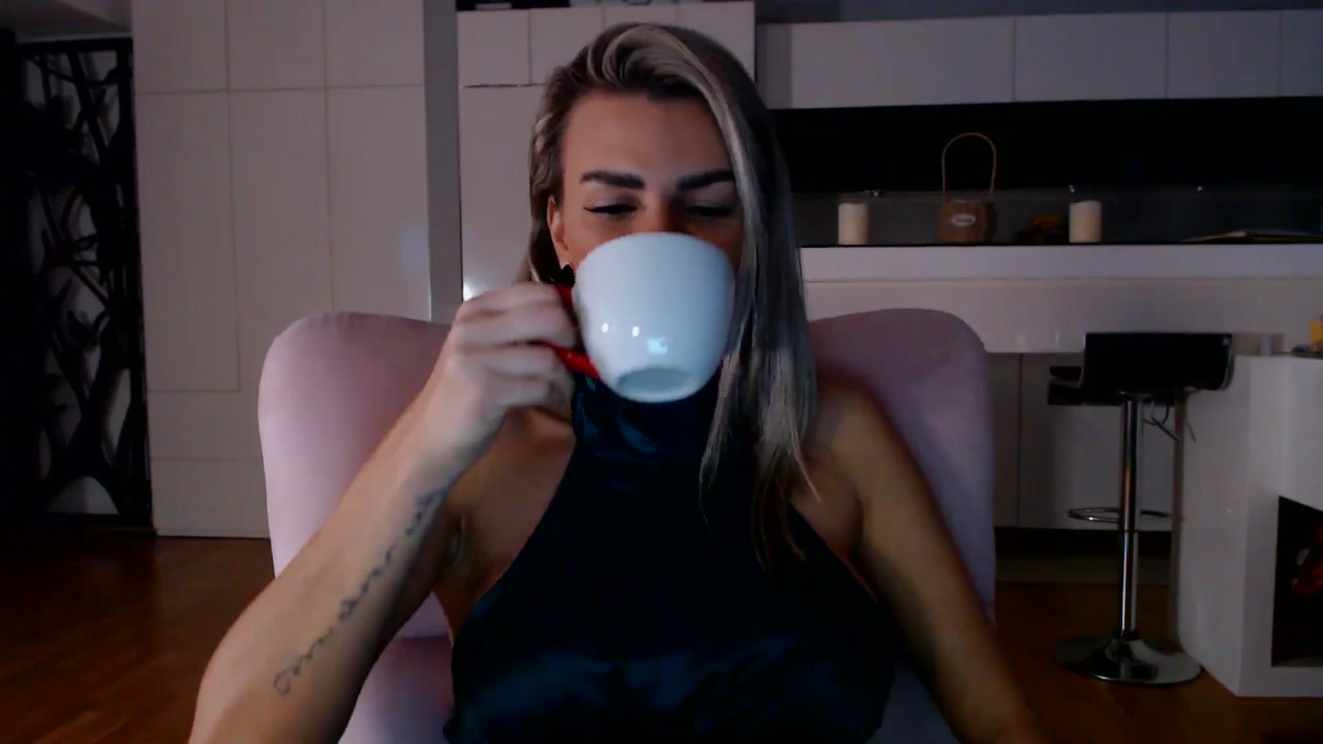 Gallery image thumbnail from D_y_y's myfreecams stream on, 11/07/2025, 06:00 image 10 of 20