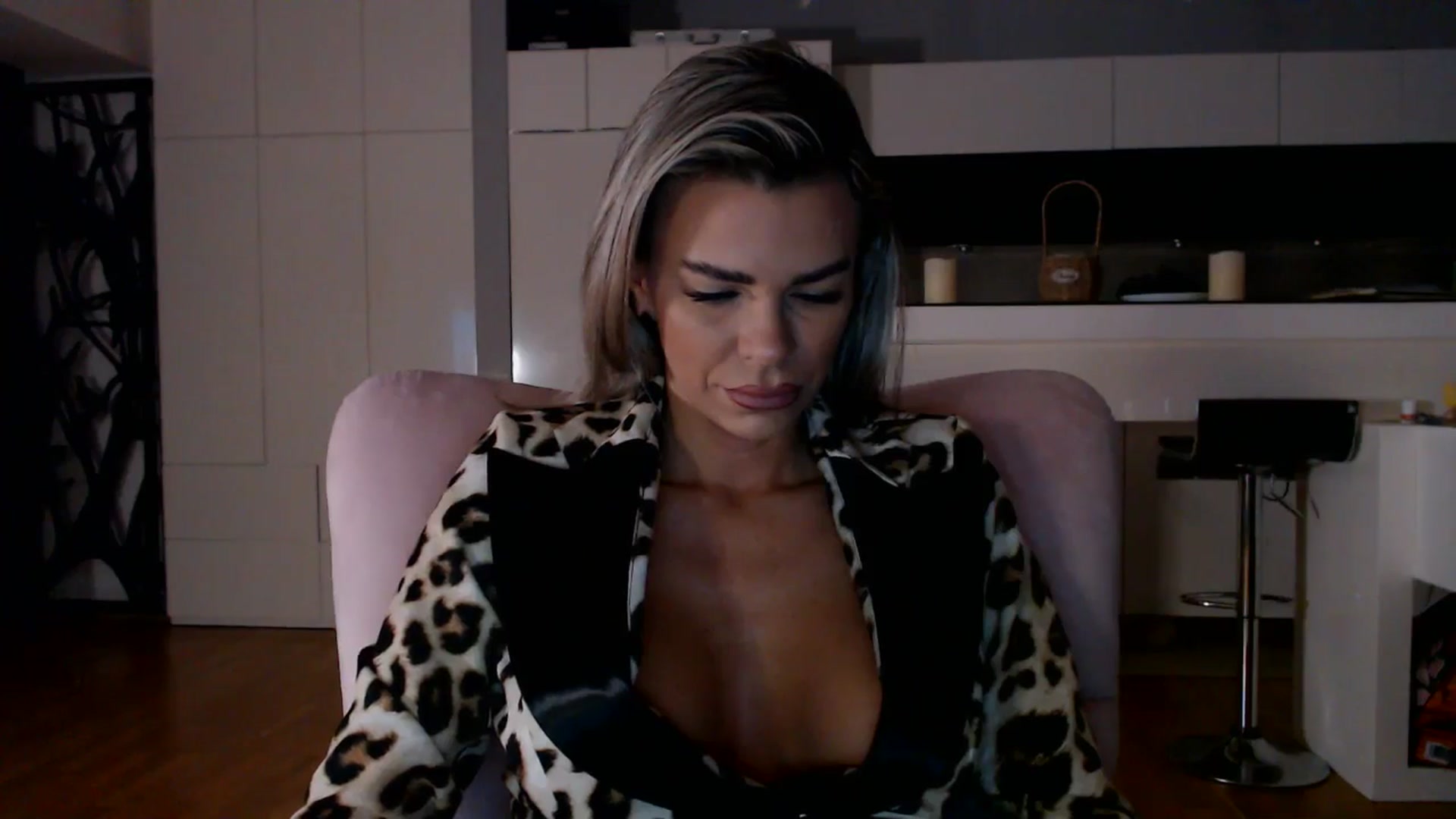 Gallery image thumbnail from D_y_y's myfreecams stream on, 11/08/2025, 05:48 image 5 of 20