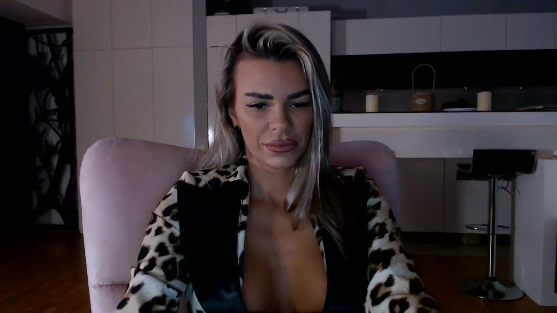 Gallery image thumbnail from D_y_y's myfreecams stream on, 11/08/2025, 05:48 image 19 of 20