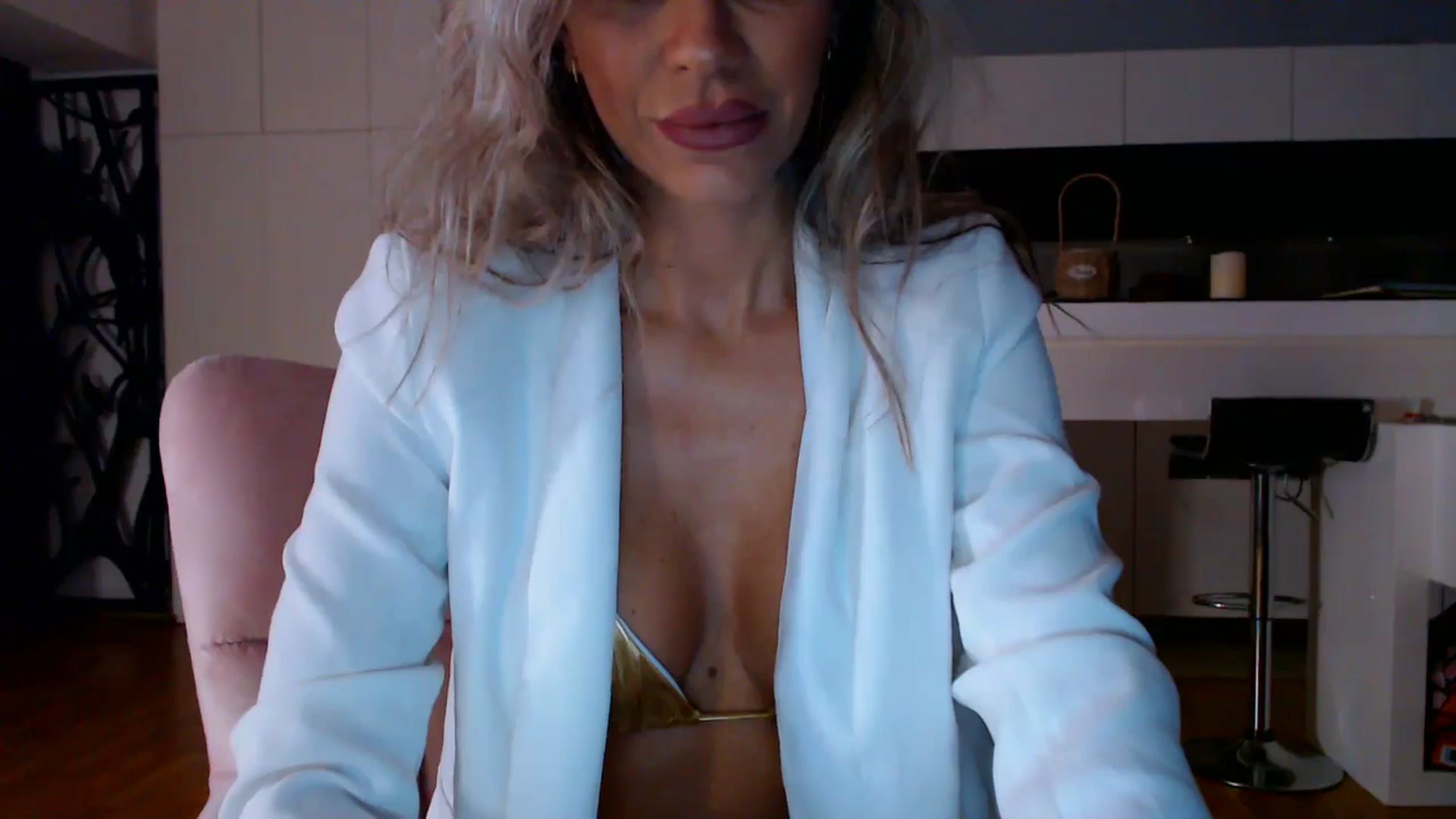 Gallery image thumbnail from D_y_y's myfreecams stream on, 11/10/2025, 04:07 image 14 of 20