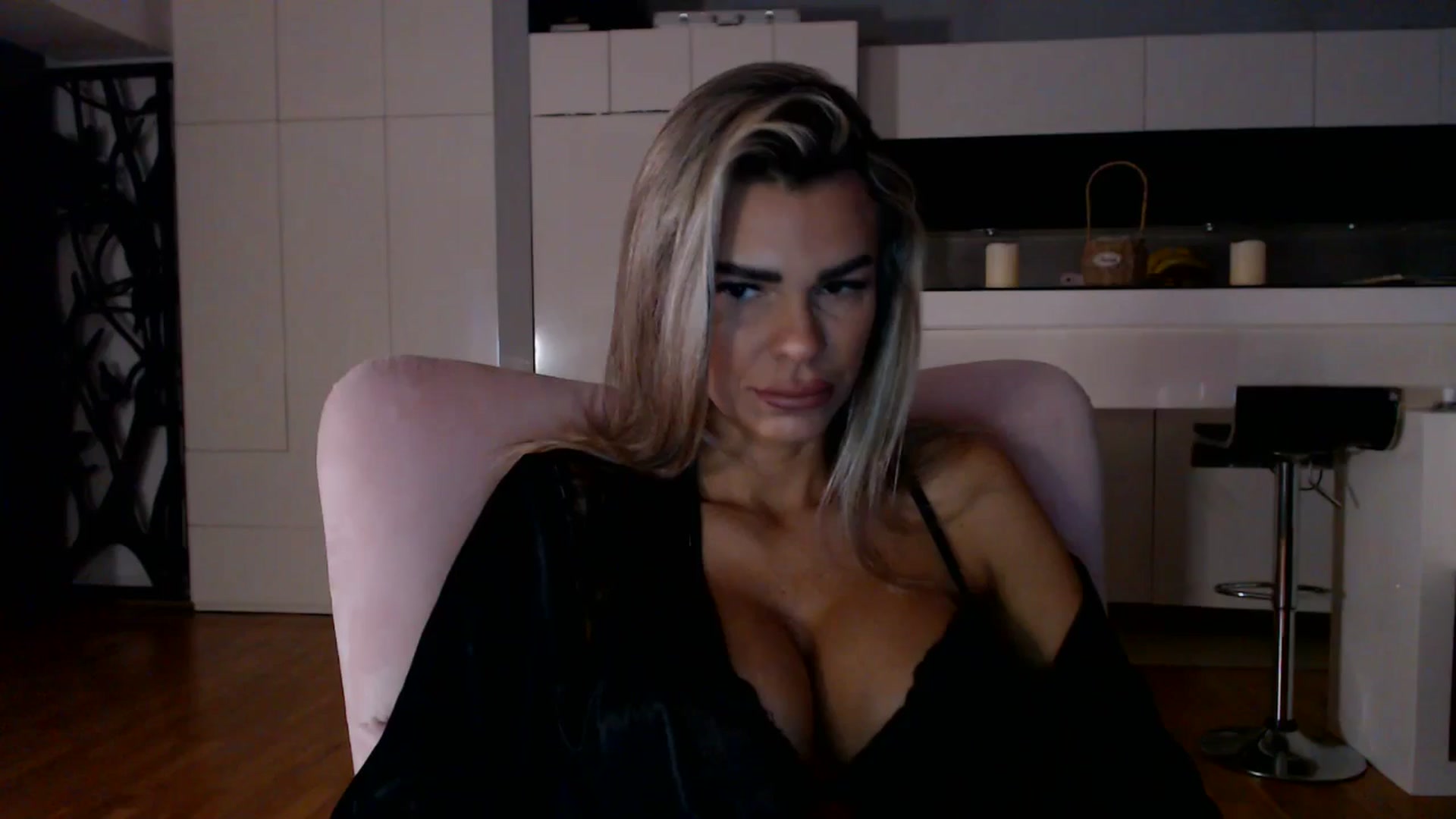 Gallery image thumbnail from D_y_y's myfreecams stream on, 11/13/2025, 05:54 image 8 of 20