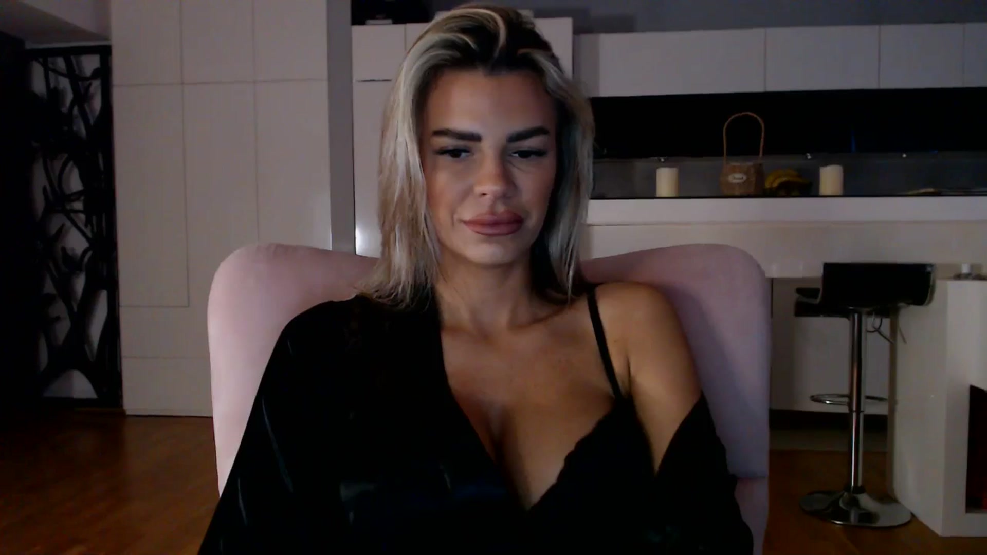 Gallery image thumbnail from D_y_y's myfreecams stream on, 11/13/2025, 05:54 image 12 of 20