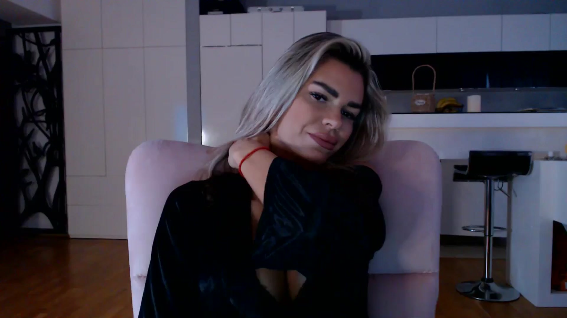 Gallery image thumbnail from D_y_y's myfreecams stream on, 11/13/2025, 05:54 image 17 of 20
