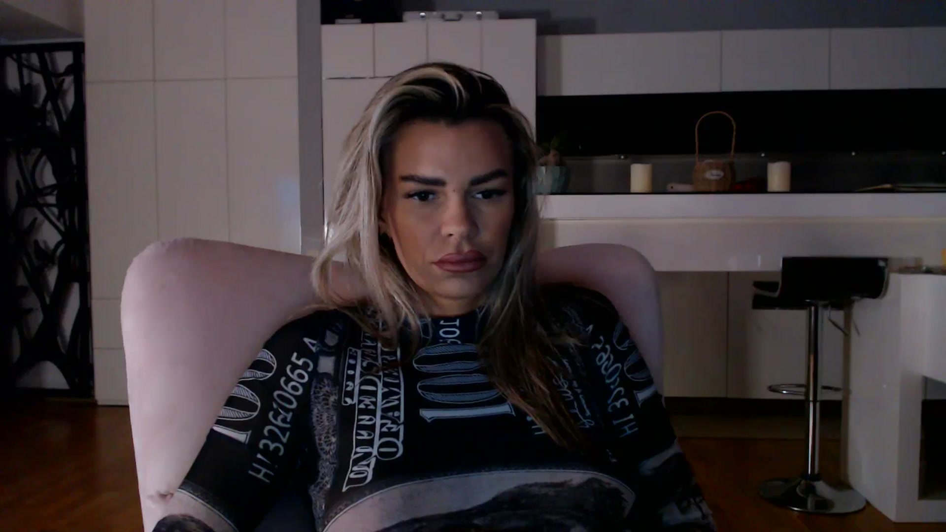 Gallery image thumbnail from D_y_y's myfreecams stream on, 11/19/2025, 05:42 image 17 of 20