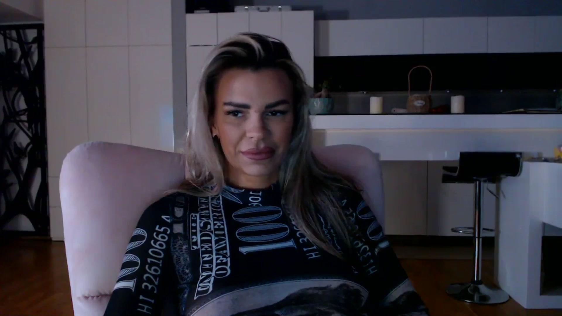 Gallery image thumbnail from D_y_y's myfreecams stream on, 11/19/2025, 05:42 image 13 of 20