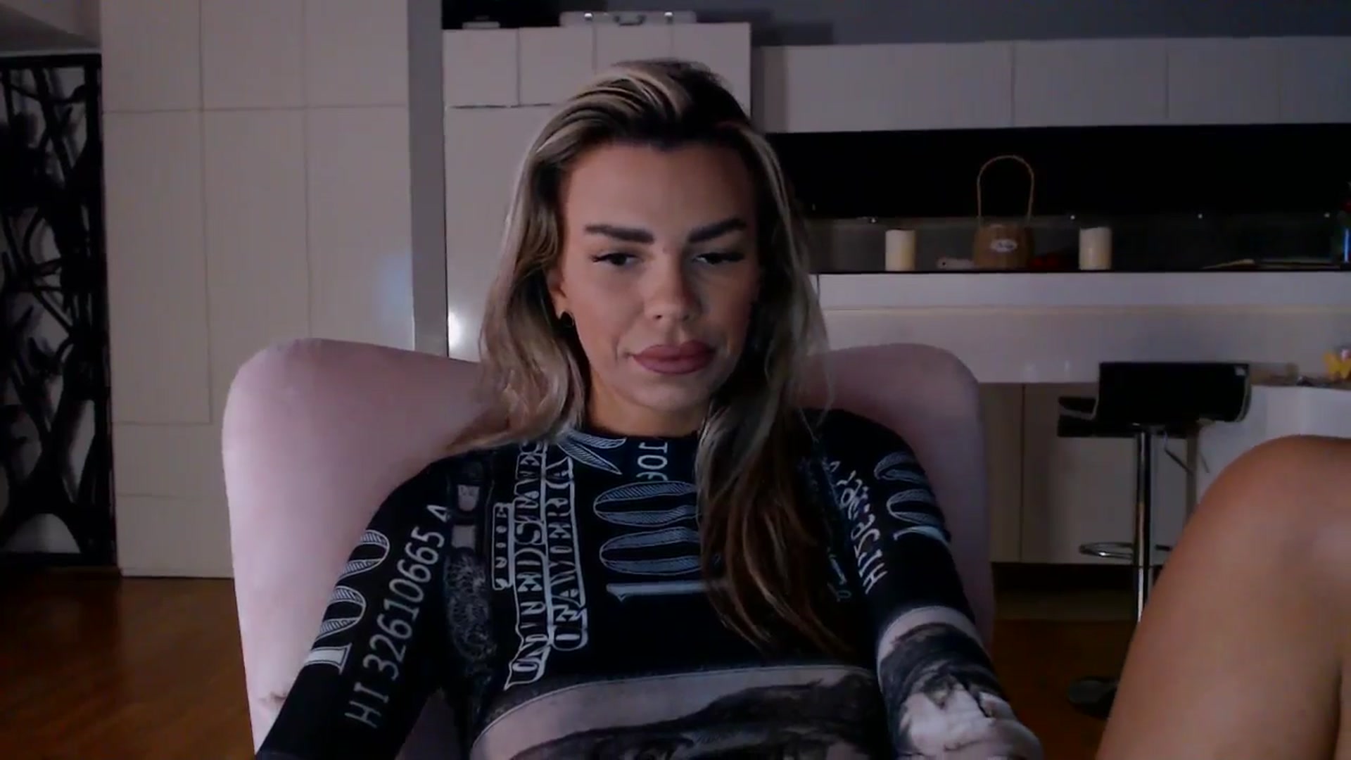 Gallery image thumbnail from D_y_y's myfreecams stream on, 11/19/2025, 05:42 image 9 of 20