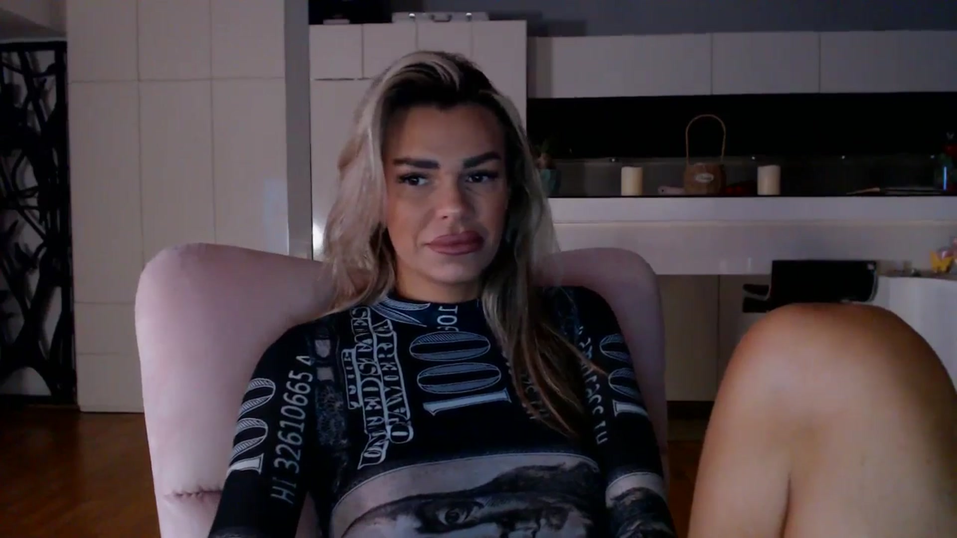 Gallery image thumbnail from D_y_y's myfreecams stream on, 11/19/2025, 05:42 image 5 of 20