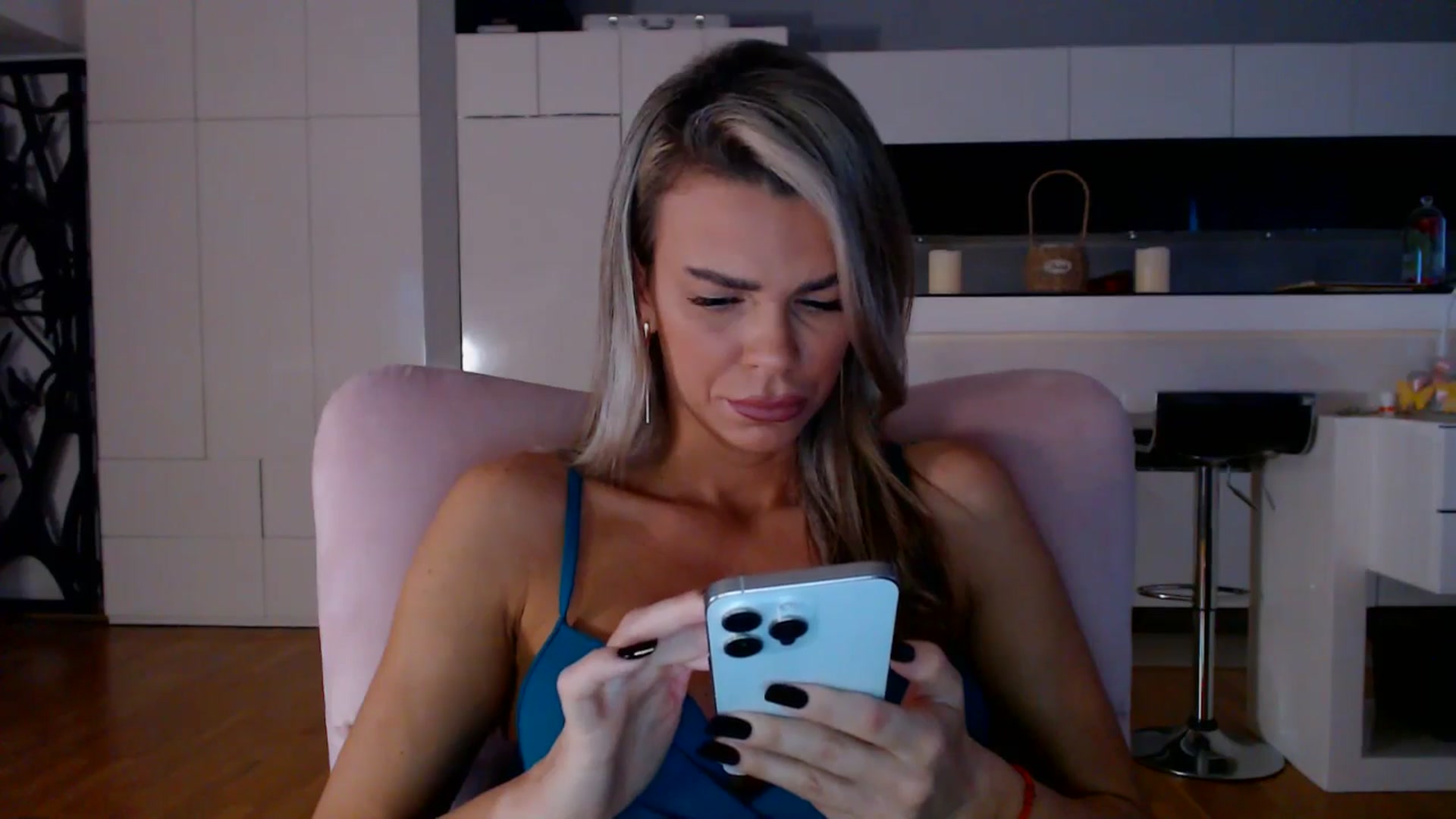 Gallery image thumbnail from D_y_y's myfreecams stream on, 11/20/2025, 05:59 image 9 of 20