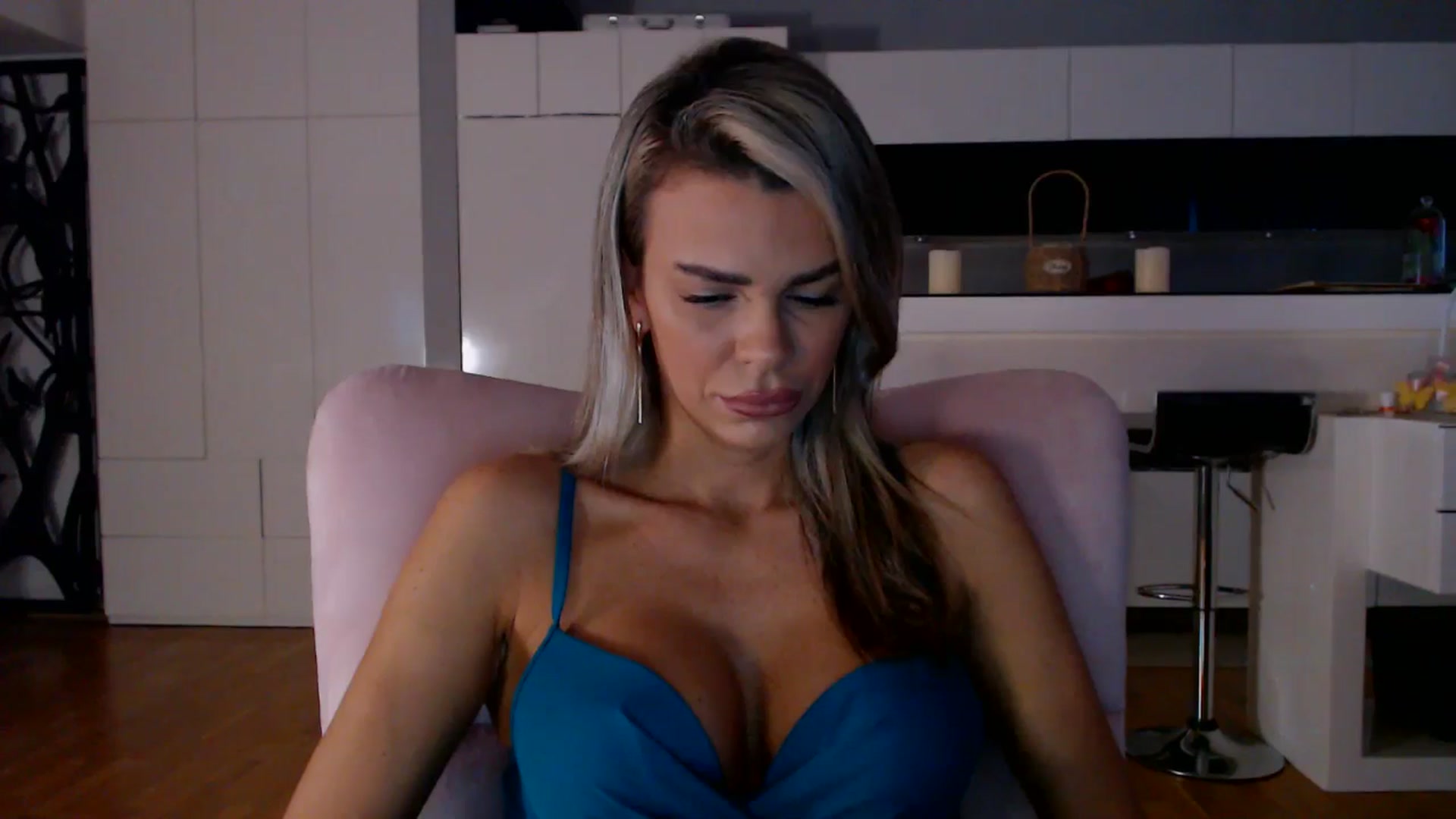 Gallery image thumbnail from D_y_y's myfreecams stream on, 11/20/2025, 05:59 image 3 of 20