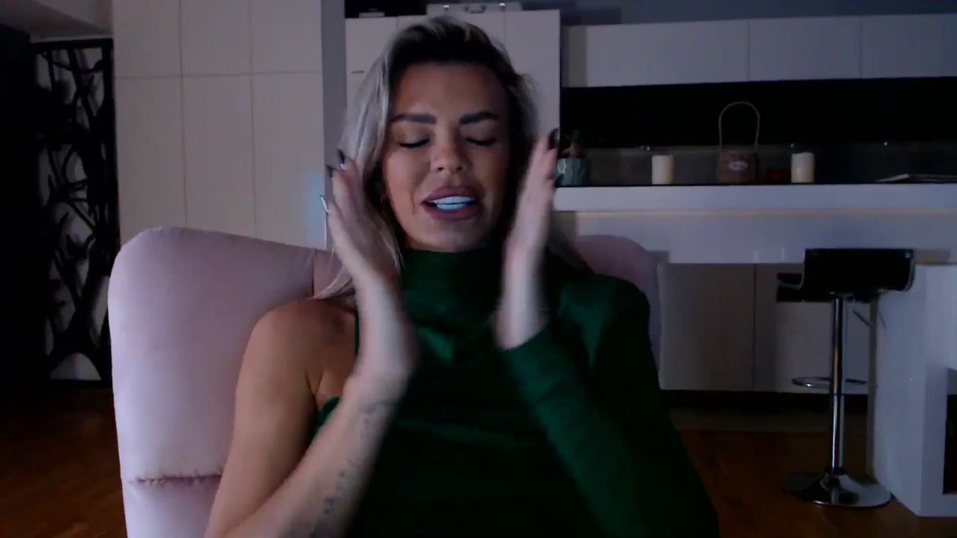 Gallery image thumbnail from D_y_y's myfreecams stream on, 11/24/2025, 05:28 image 14 of 20