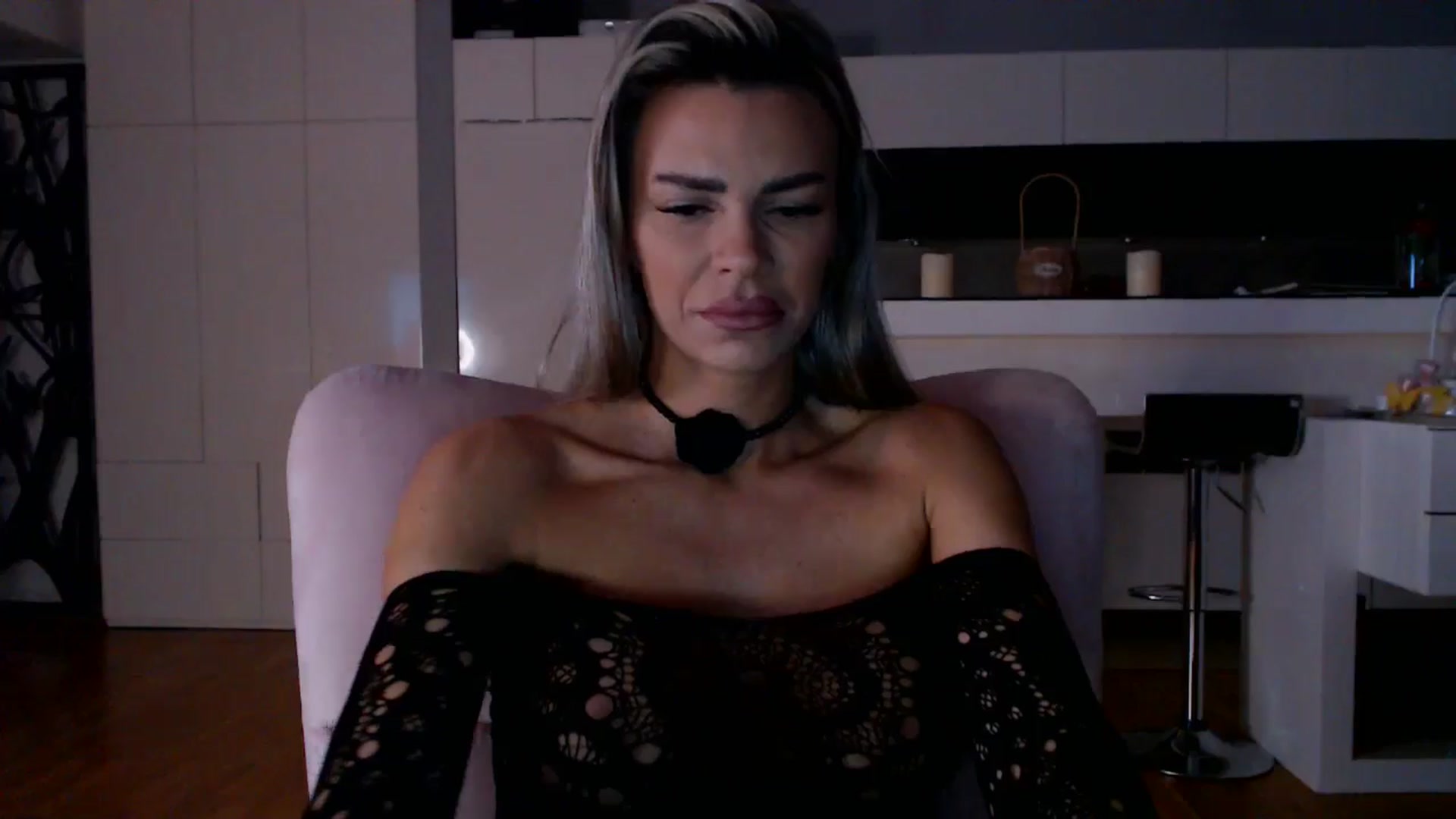 Gallery image thumbnail from D_y_y's myfreecams stream on, 12/01/2025, 05:28 image 11 of 20