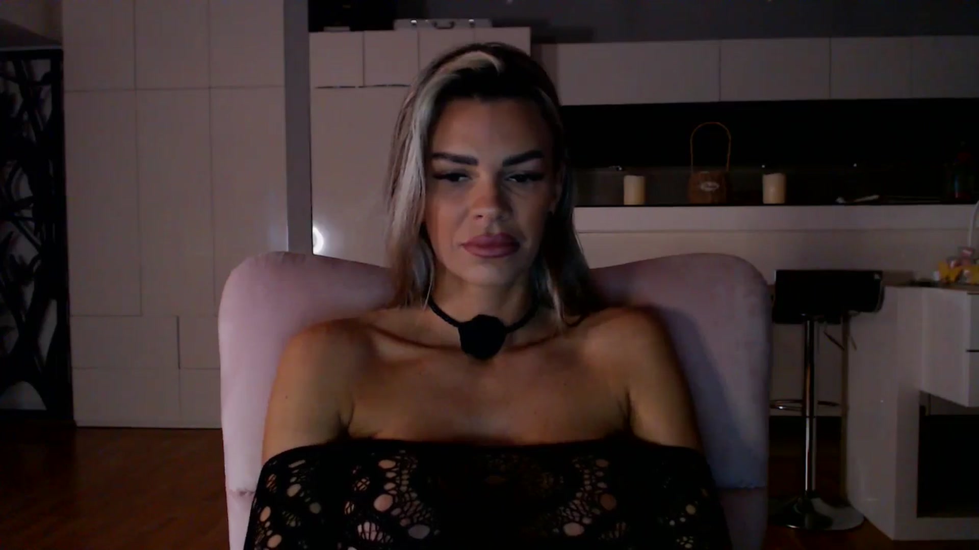 Gallery image thumbnail from D_y_y's myfreecams stream on, 12/01/2025, 05:28 image 15 of 20