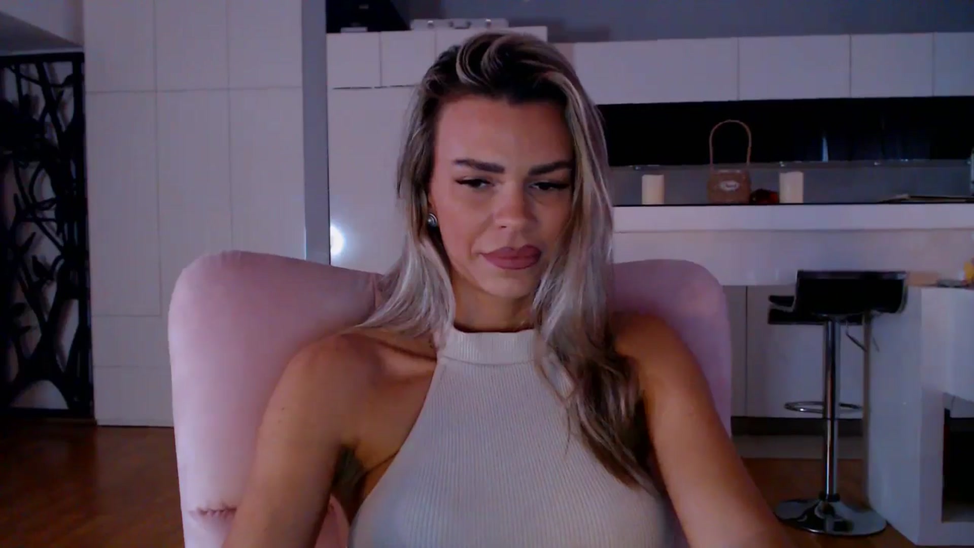 Gallery image thumbnail from D_y_y's myfreecams stream on, 12/02/2025, 06:05 image 17 of 20