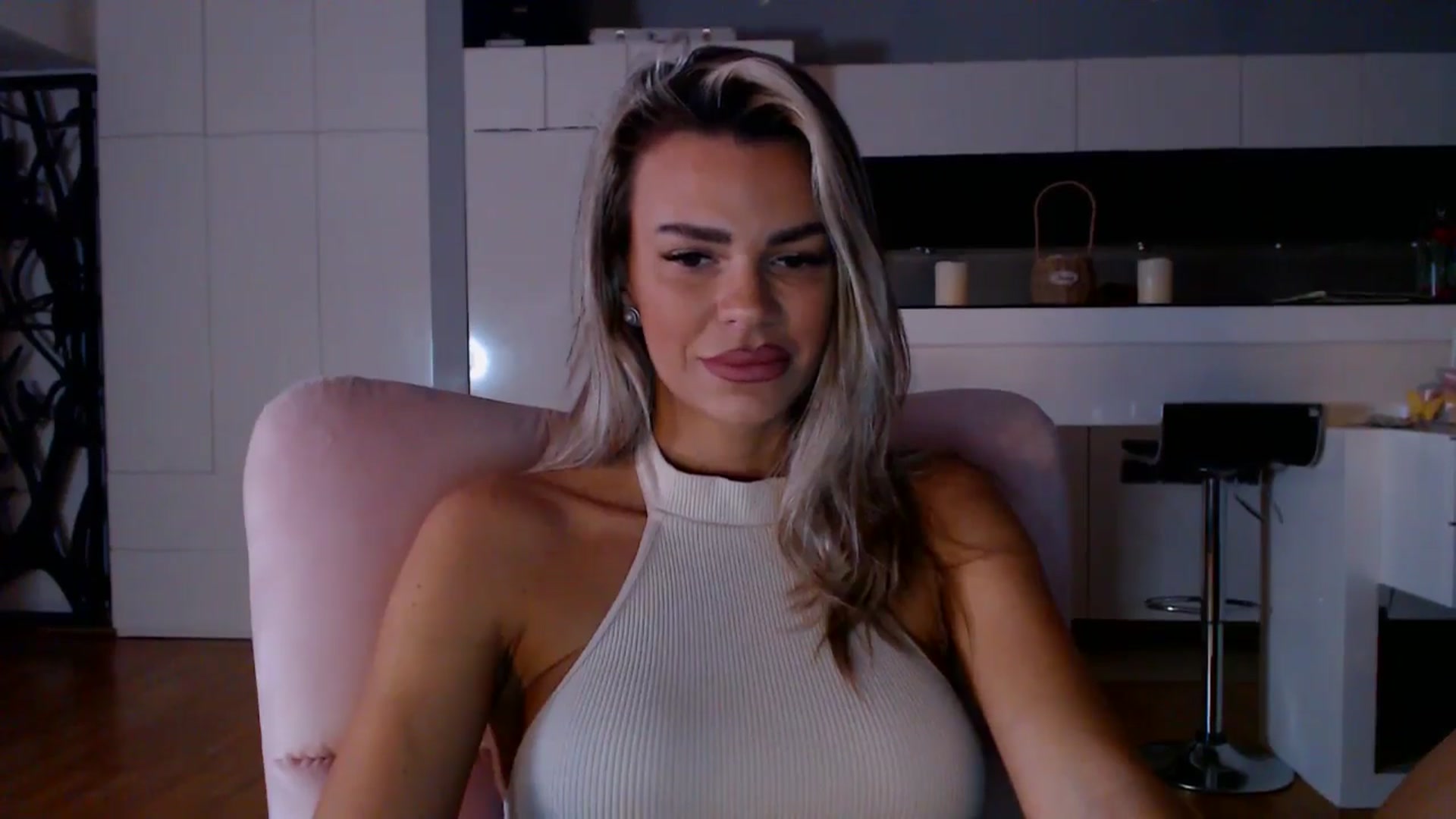 Gallery image thumbnail from D_y_y's myfreecams stream on, 12/02/2025, 06:05 image 6 of 20
