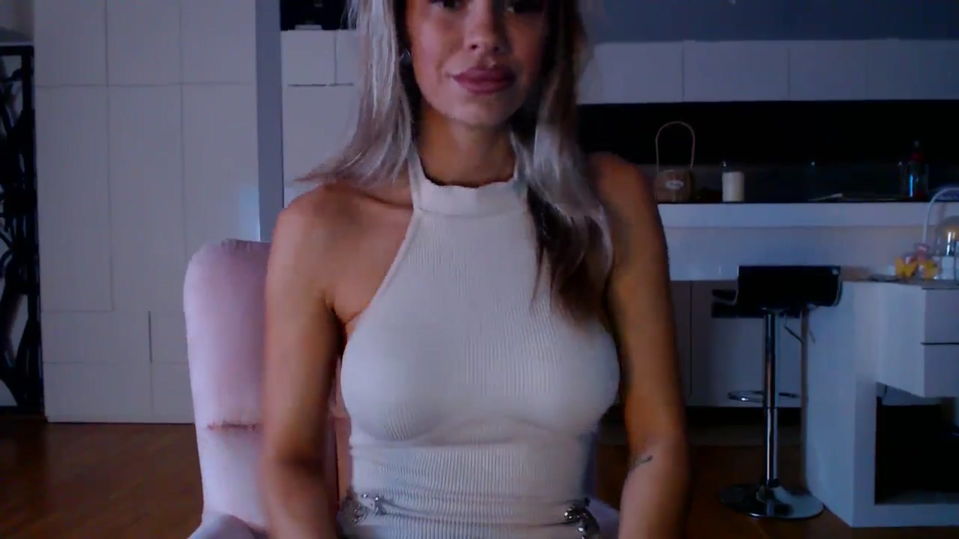 Gallery image thumbnail from D_y_y's myfreecams stream on, 12/02/2025, 06:05 image 2 of 20