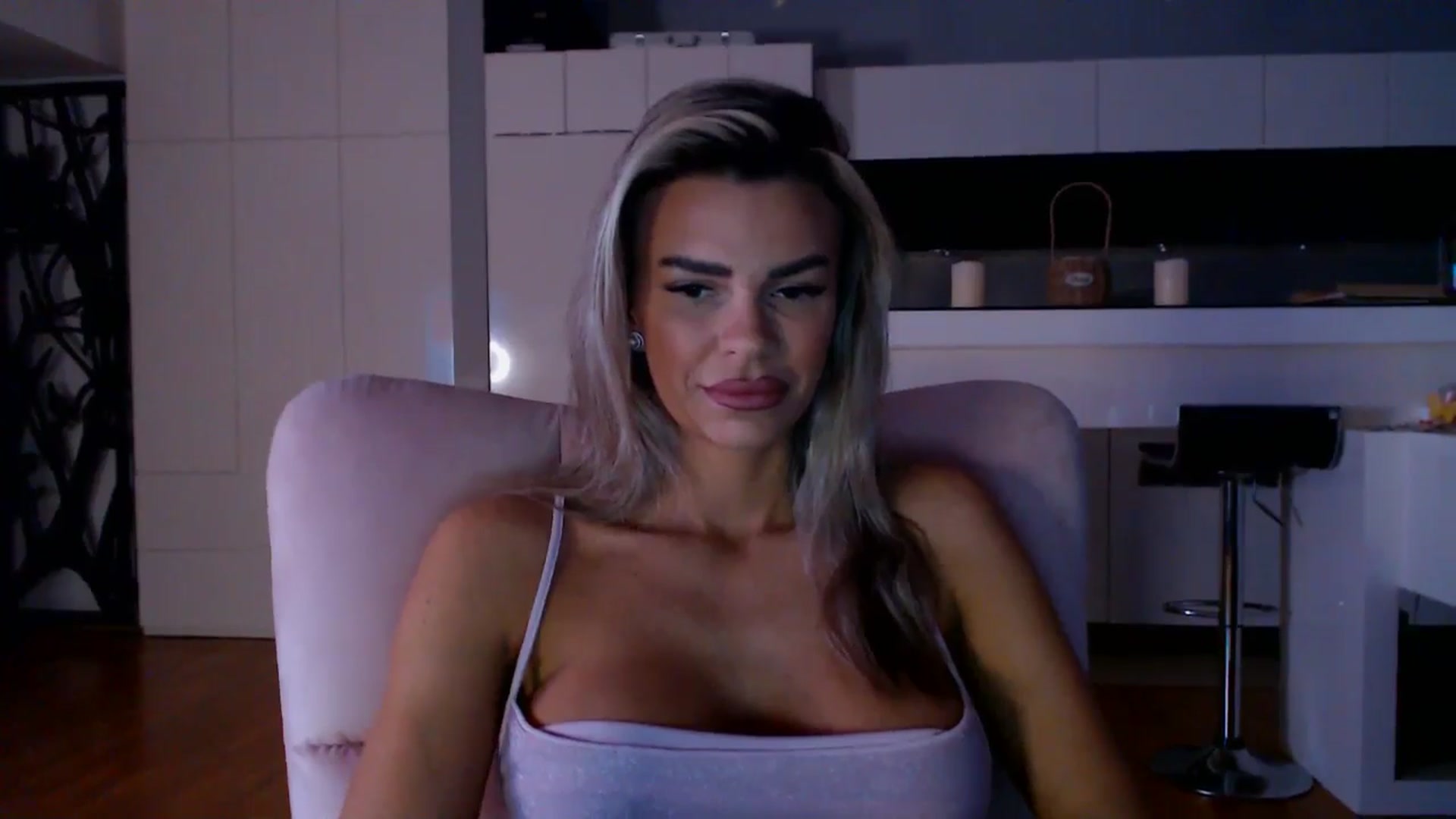 Gallery image thumbnail from D_y_y's myfreecams stream on, 12/03/2025, 06:08 image 18 of 20