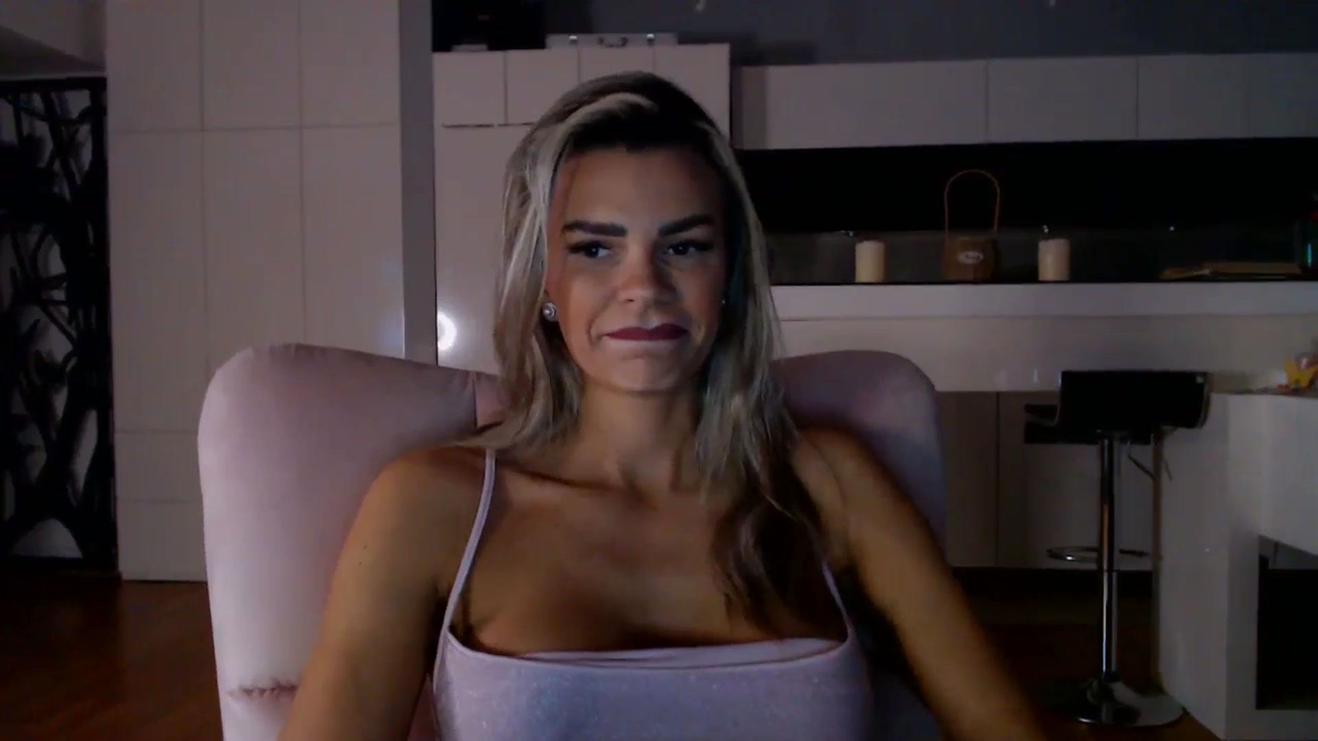 Gallery image thumbnail from D_y_y's myfreecams stream on, 12/03/2025, 06:08 image 14 of 20