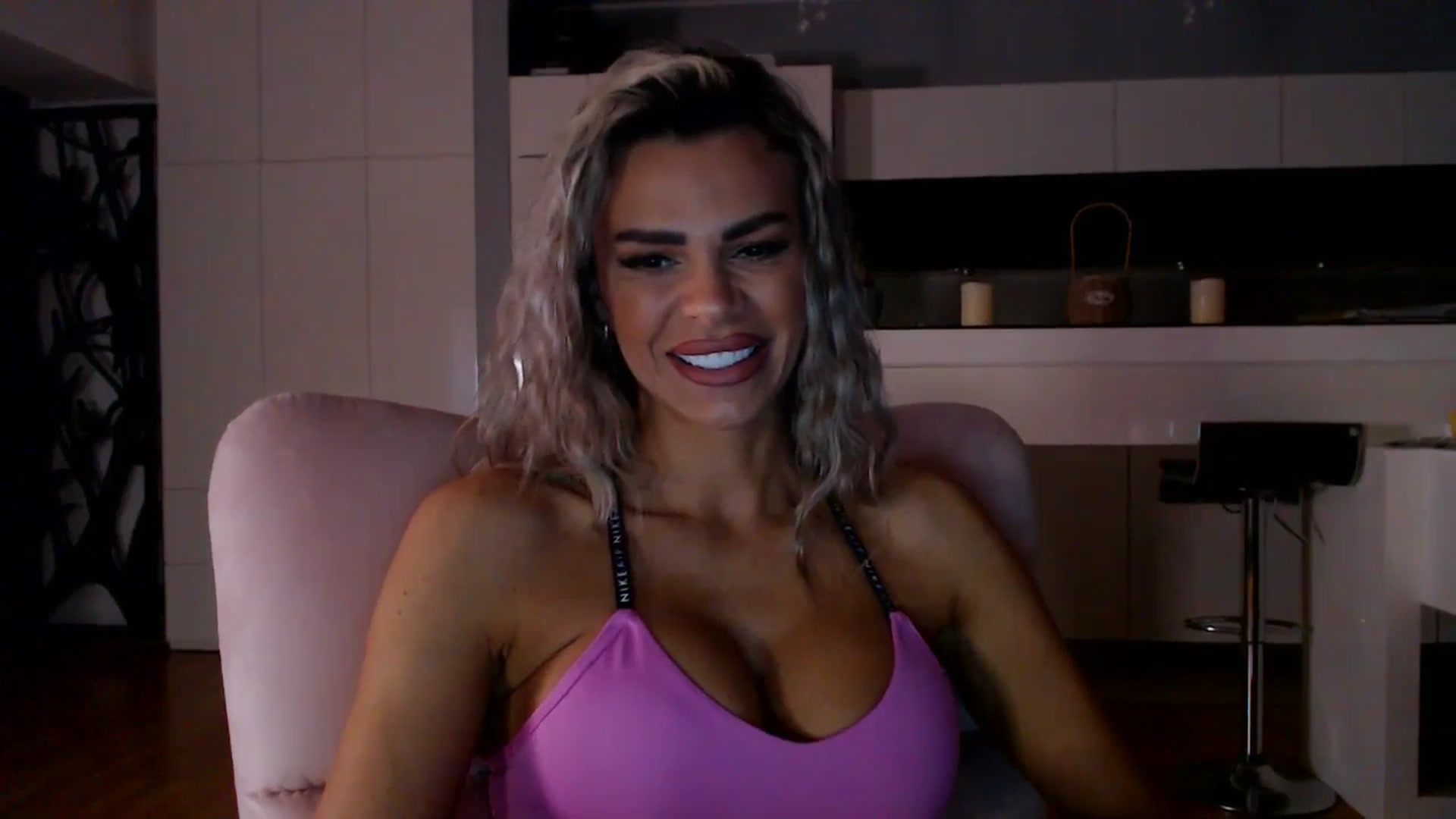 Gallery image thumbnail from D_y_y's myfreecams stream on, 12/06/2025, 05:39 image 10 of 20