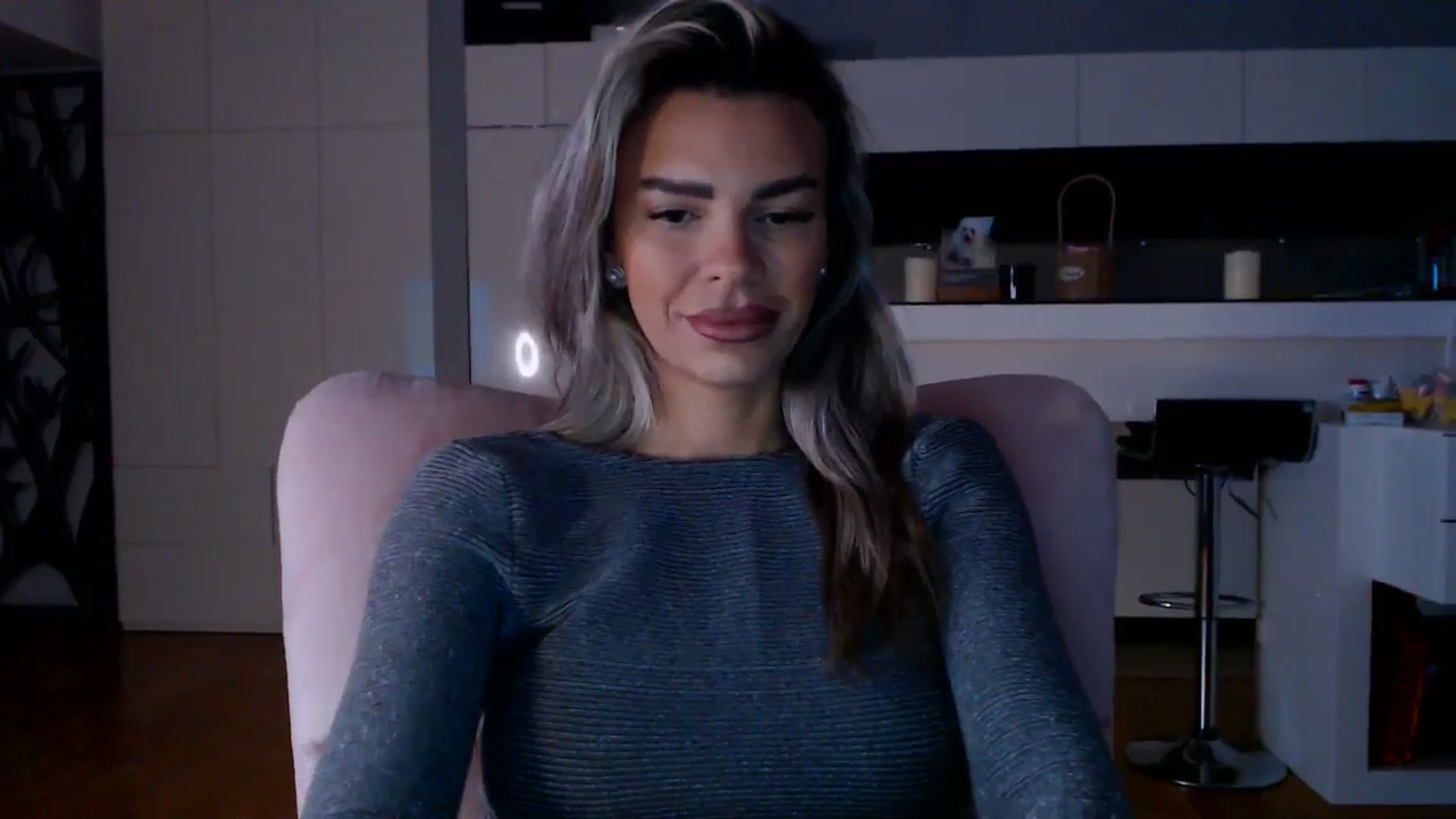 Gallery image thumbnail from D_y_y's myfreecams stream on, 12/17/2025, 06:20 image 11 of 20