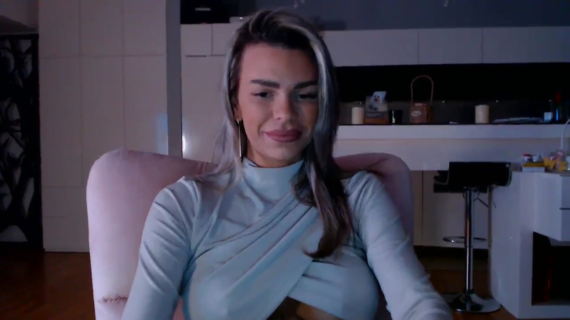 Gallery image thumbnail from D_y_y's myfreecams stream on, 12/20/2025, 06:15 image 5 of 20