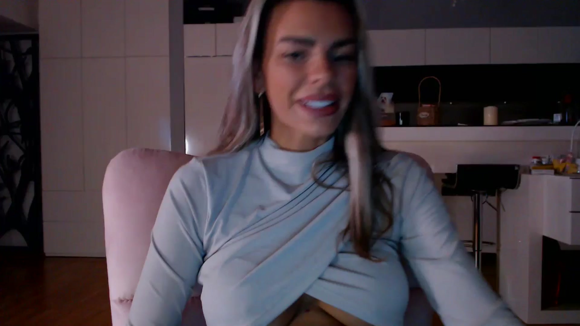 Gallery image thumbnail from D_y_y's myfreecams stream on, 12/20/2025, 06:15 image 2 of 20