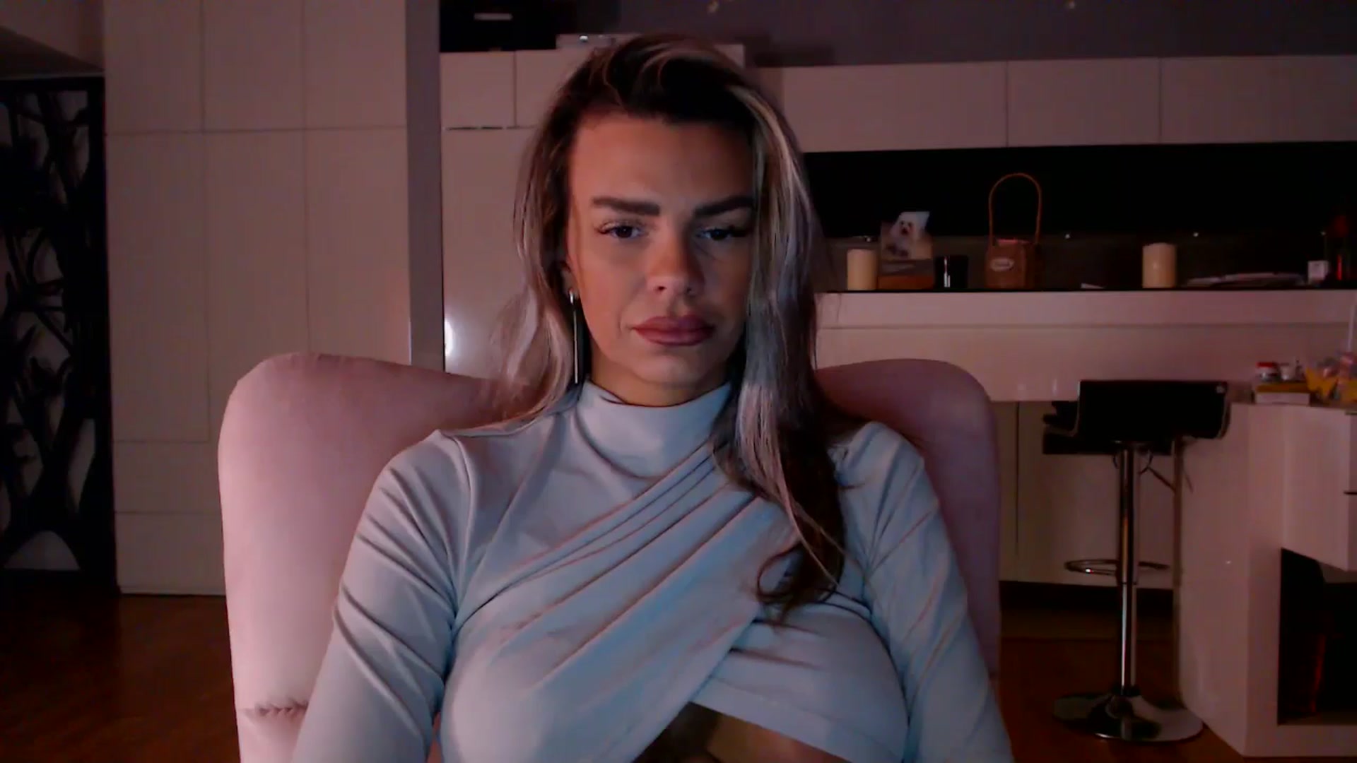 Gallery image thumbnail from D_y_y's myfreecams stream on, 12/20/2025, 06:15 image 11 of 20