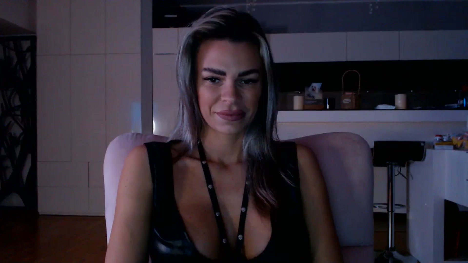 Gallery image thumbnail from D_y_y's myfreecams stream on, 12/22/2025, 05:15 image 20 of 20