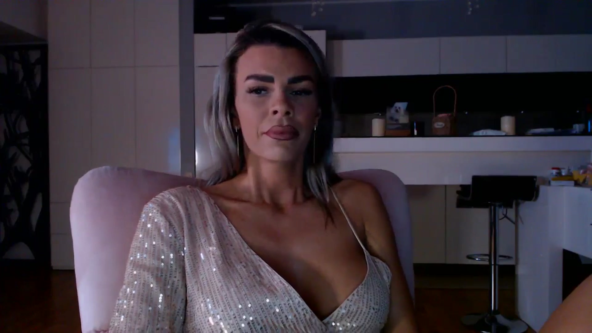 Gallery image thumbnail from D_y_y's myfreecams stream on, 12/23/2025, 05:56 image 18 of 20